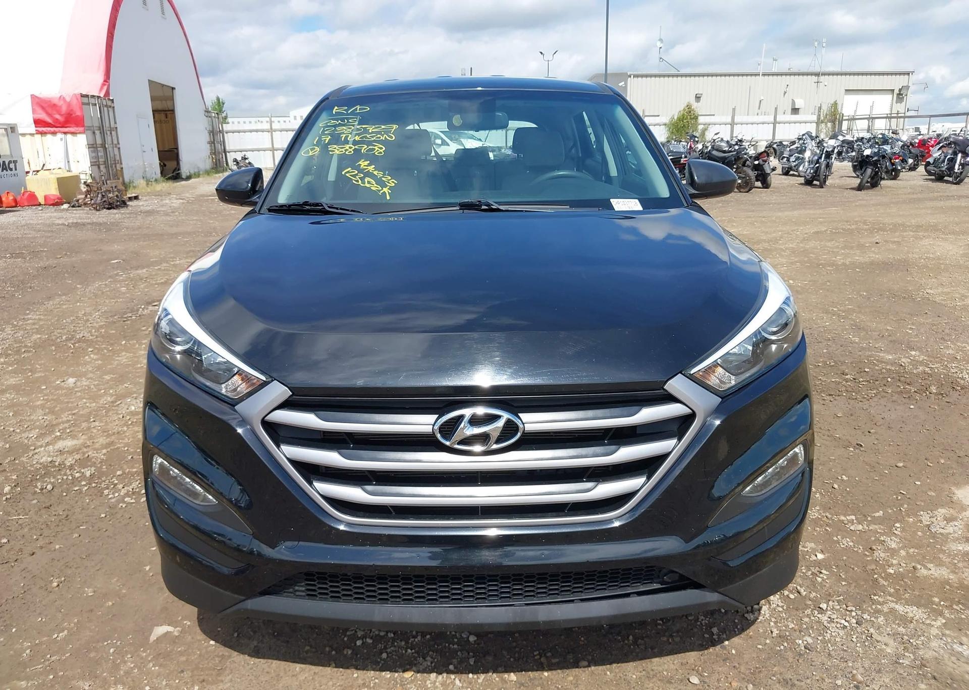2017 HYUNDAI TUCSON SE