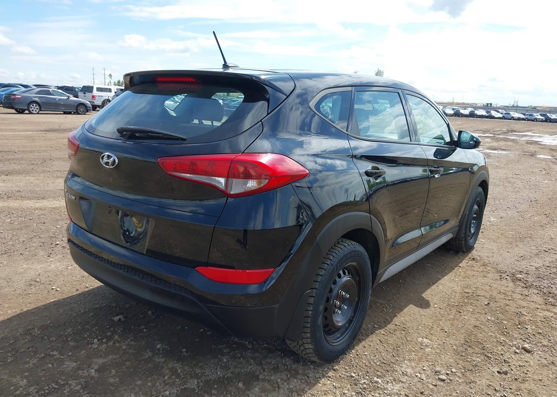 2017 HYUNDAI TUCSON SE