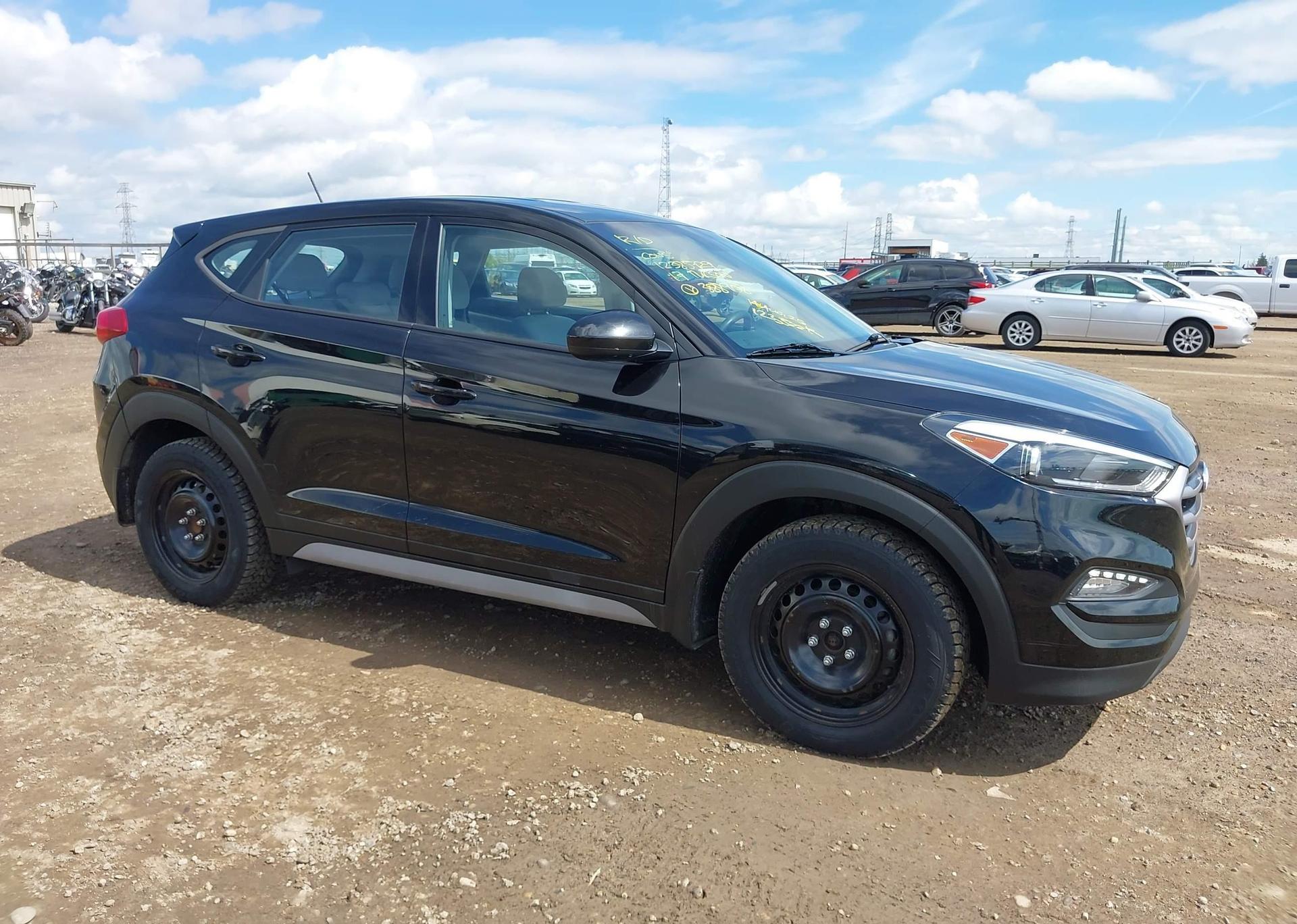 2017 HYUNDAI TUCSON SE