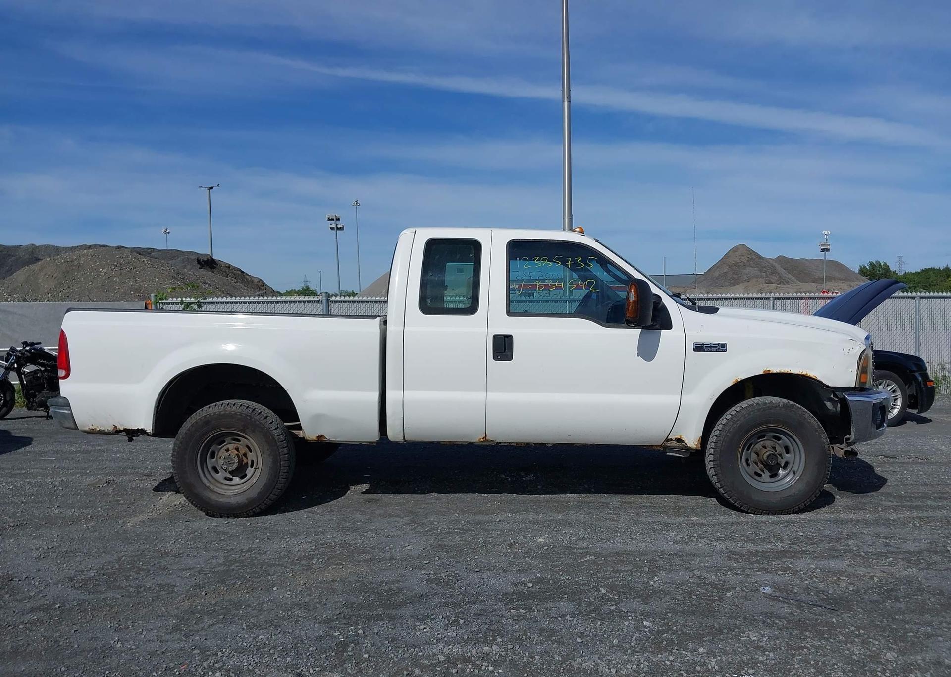 2004 FORD F-250 LARIAT