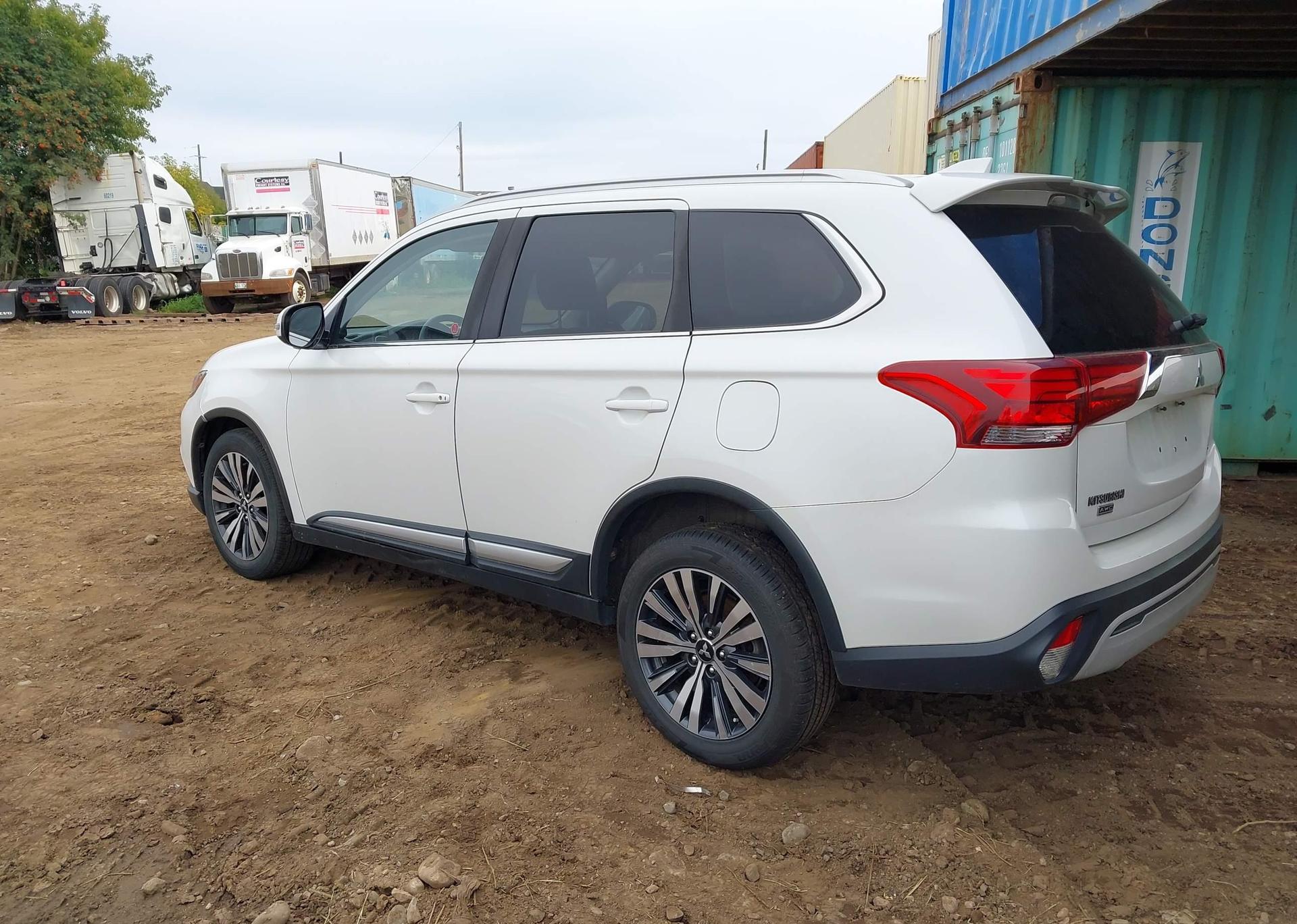 2019 MITSUBISHI OUTLANDER ES