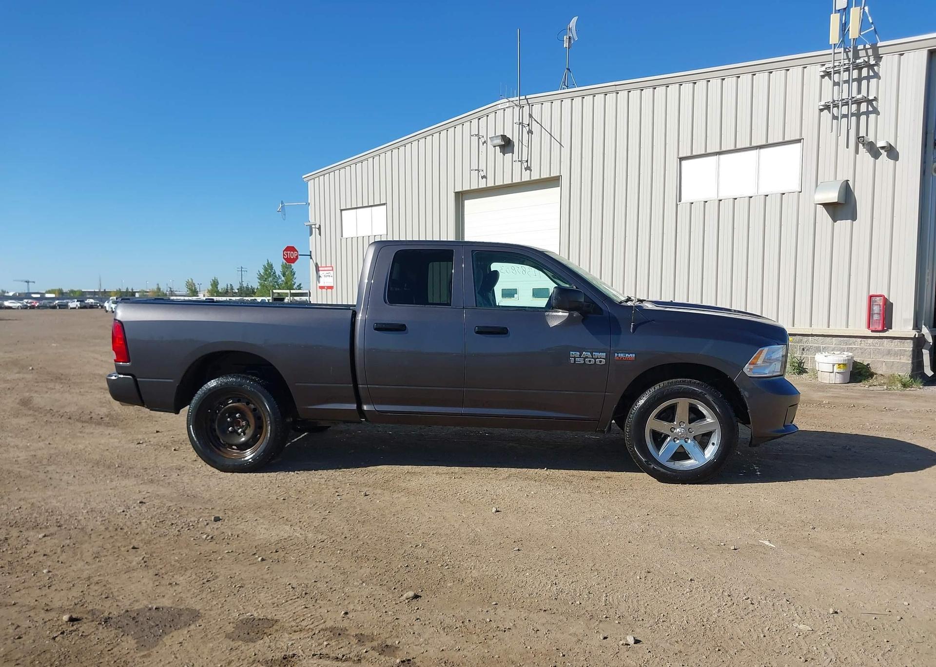 2017 RAM 1500 ST