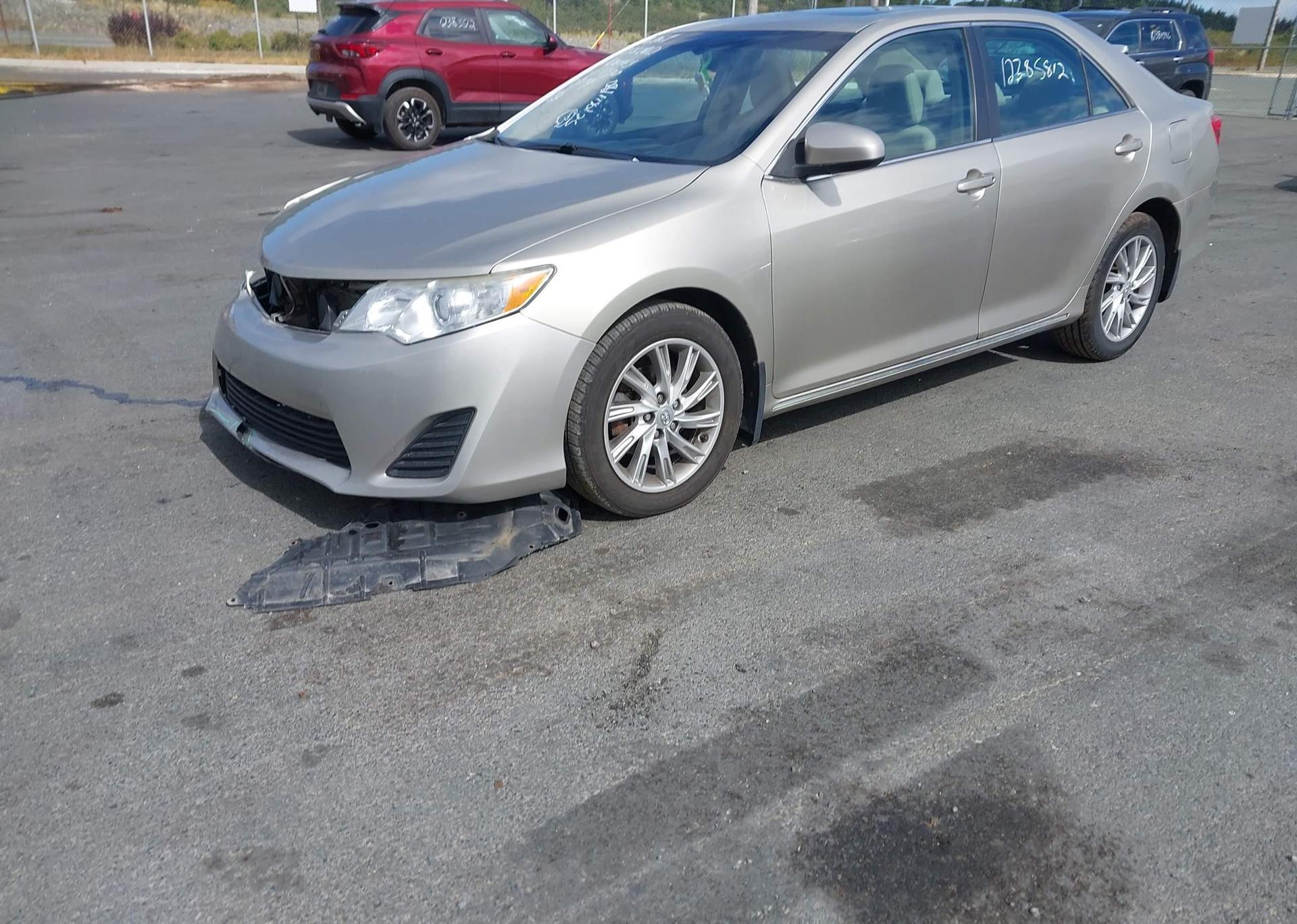 2014 TOYOTA CAMRY LE