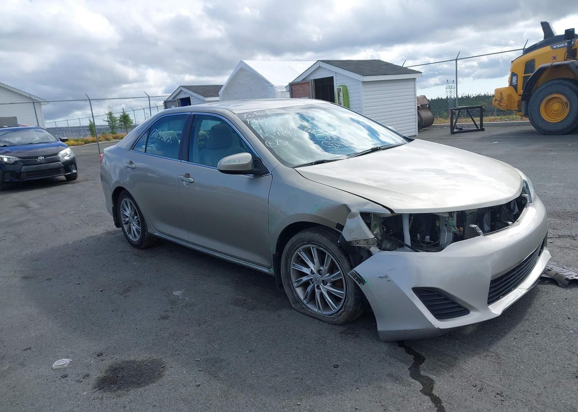 2014 TOYOTA CAMRY LE