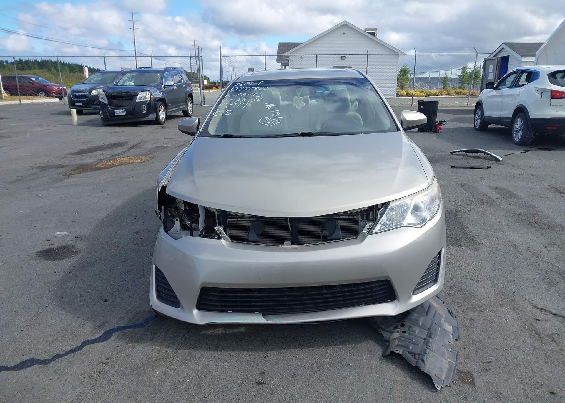 2014 TOYOTA CAMRY LE