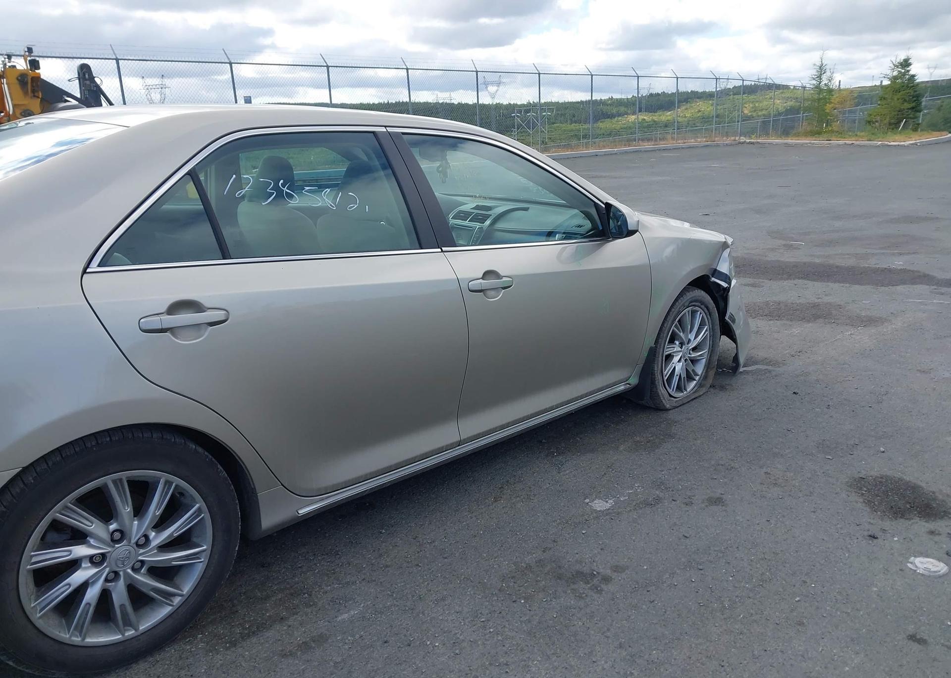 2014 TOYOTA CAMRY LE