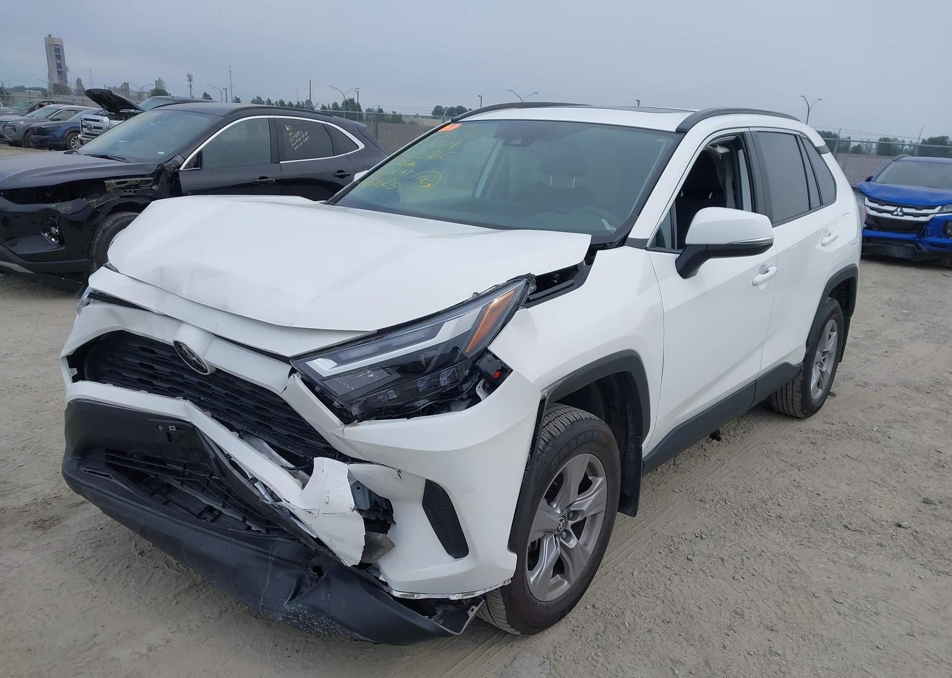 2022 TOYOTA RAV4 XLE