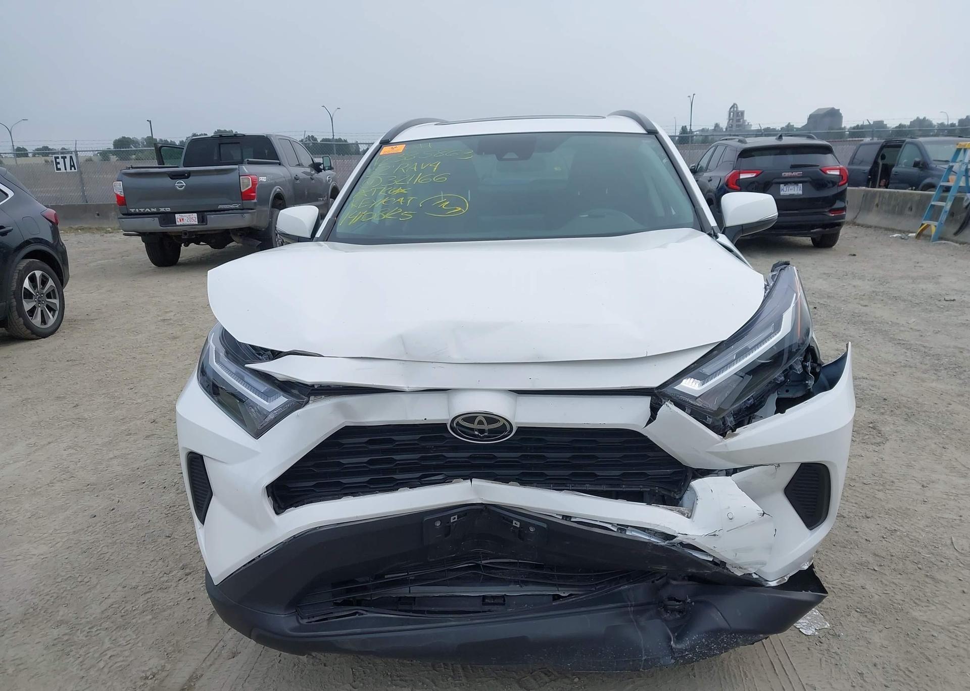2022 TOYOTA RAV4 XLE