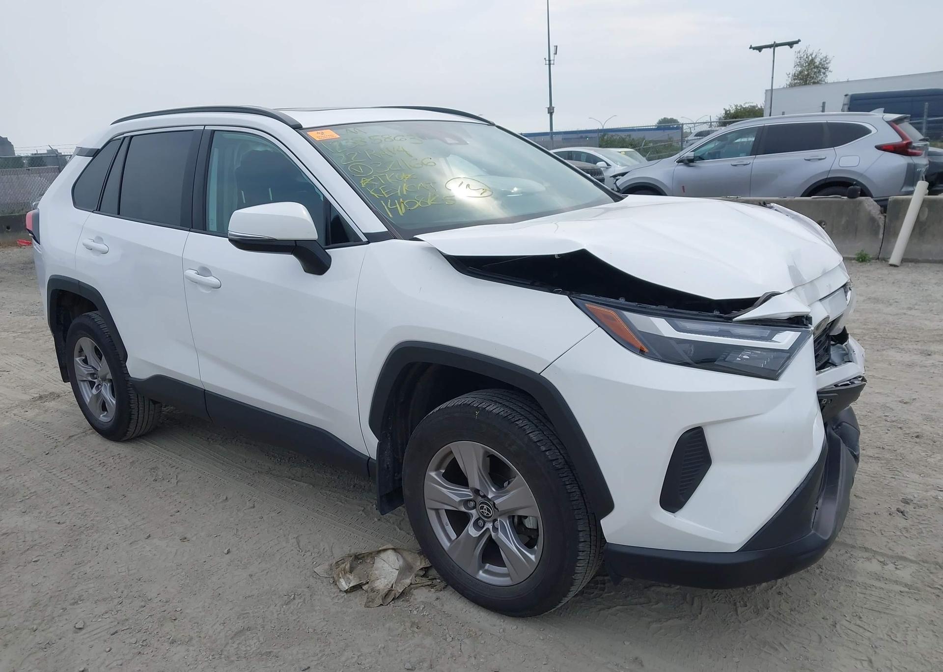 2022 TOYOTA RAV4 XLE
