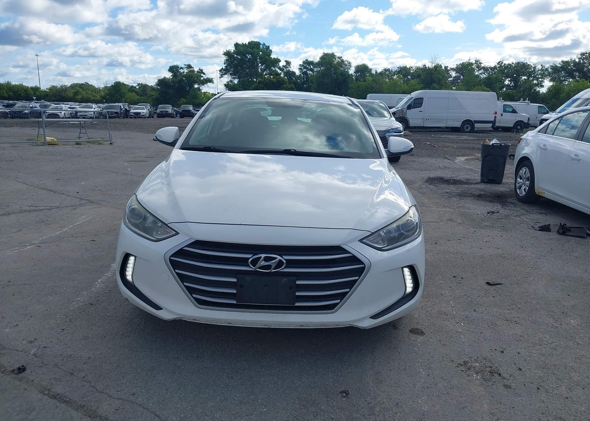 2017 HYUNDAI ELANTRA SE