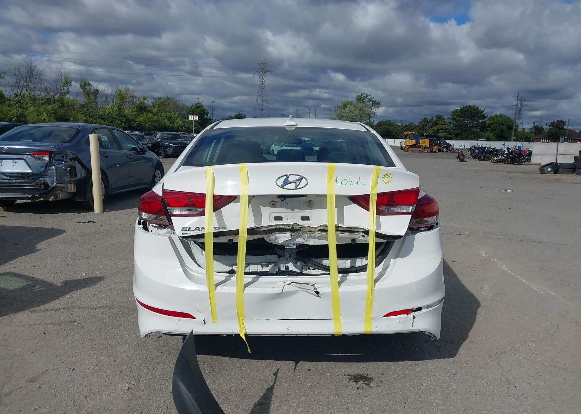 2017 HYUNDAI ELANTRA SE