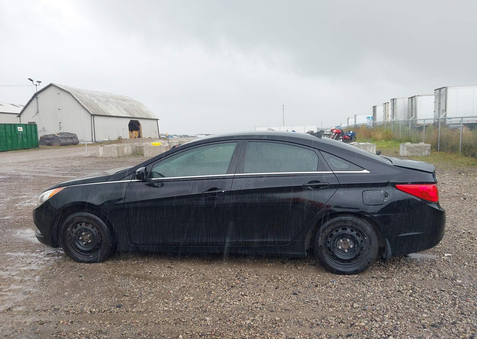 2011 HYUNDAI SONATA GL