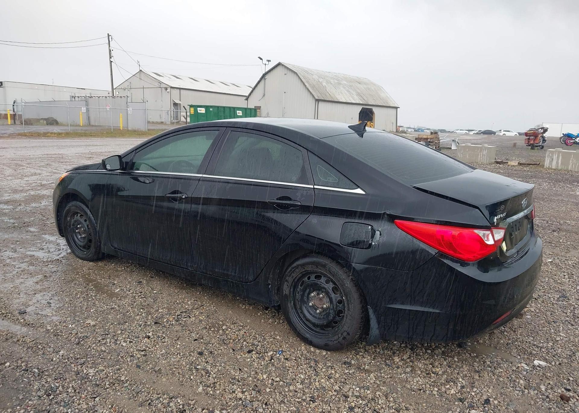 2011 HYUNDAI SONATA GL