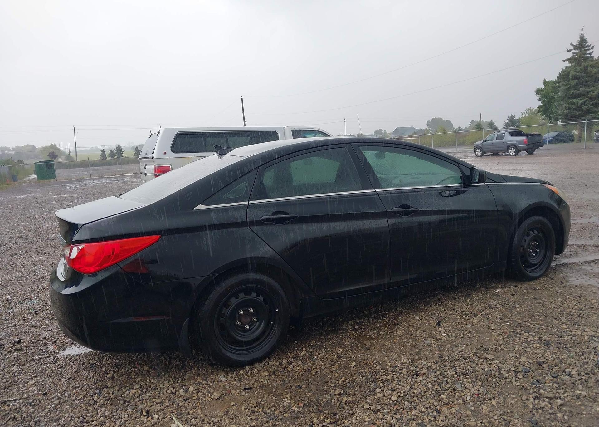 2011 HYUNDAI SONATA GL