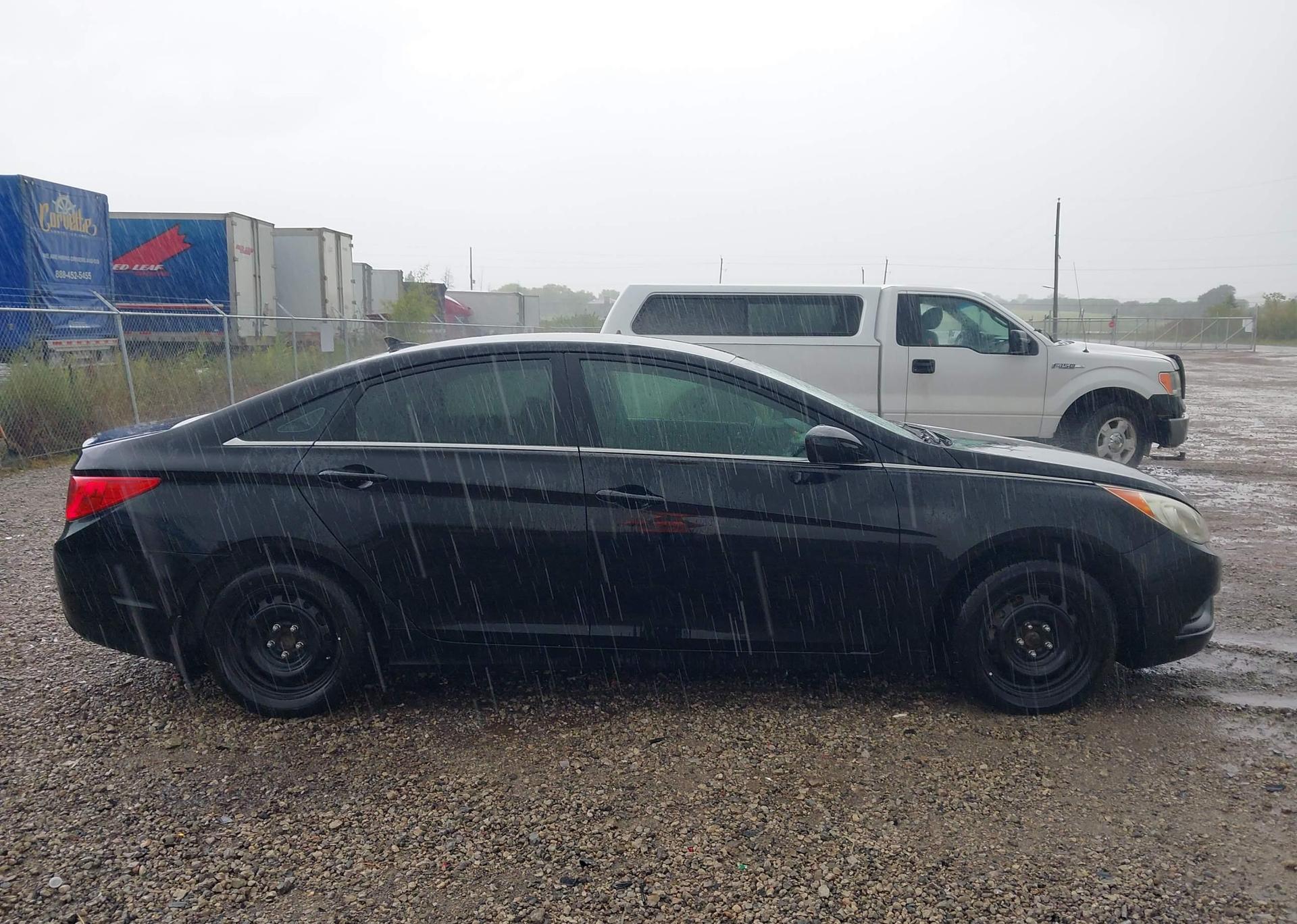 2011 HYUNDAI SONATA GL