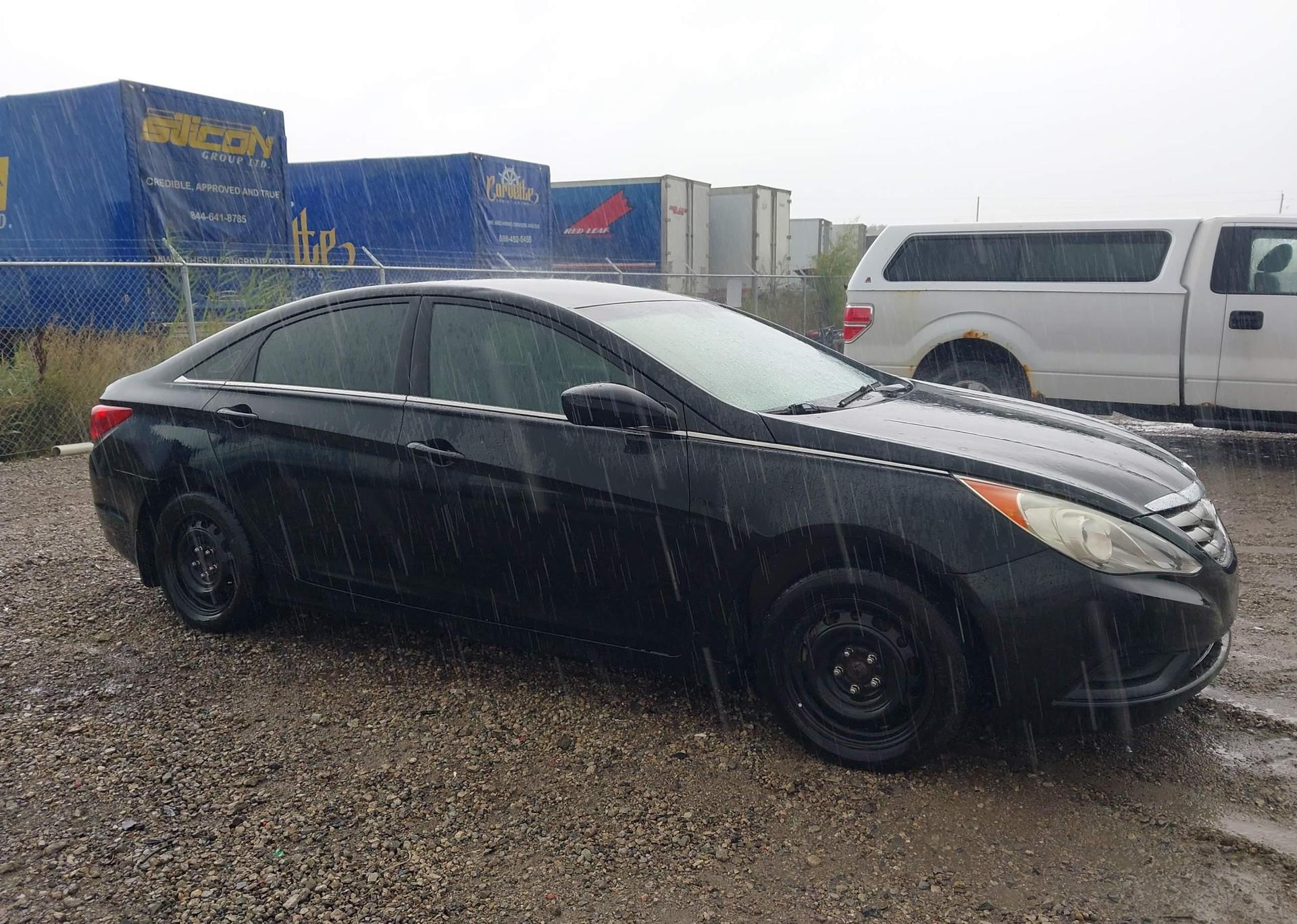 2011 HYUNDAI SONATA GL