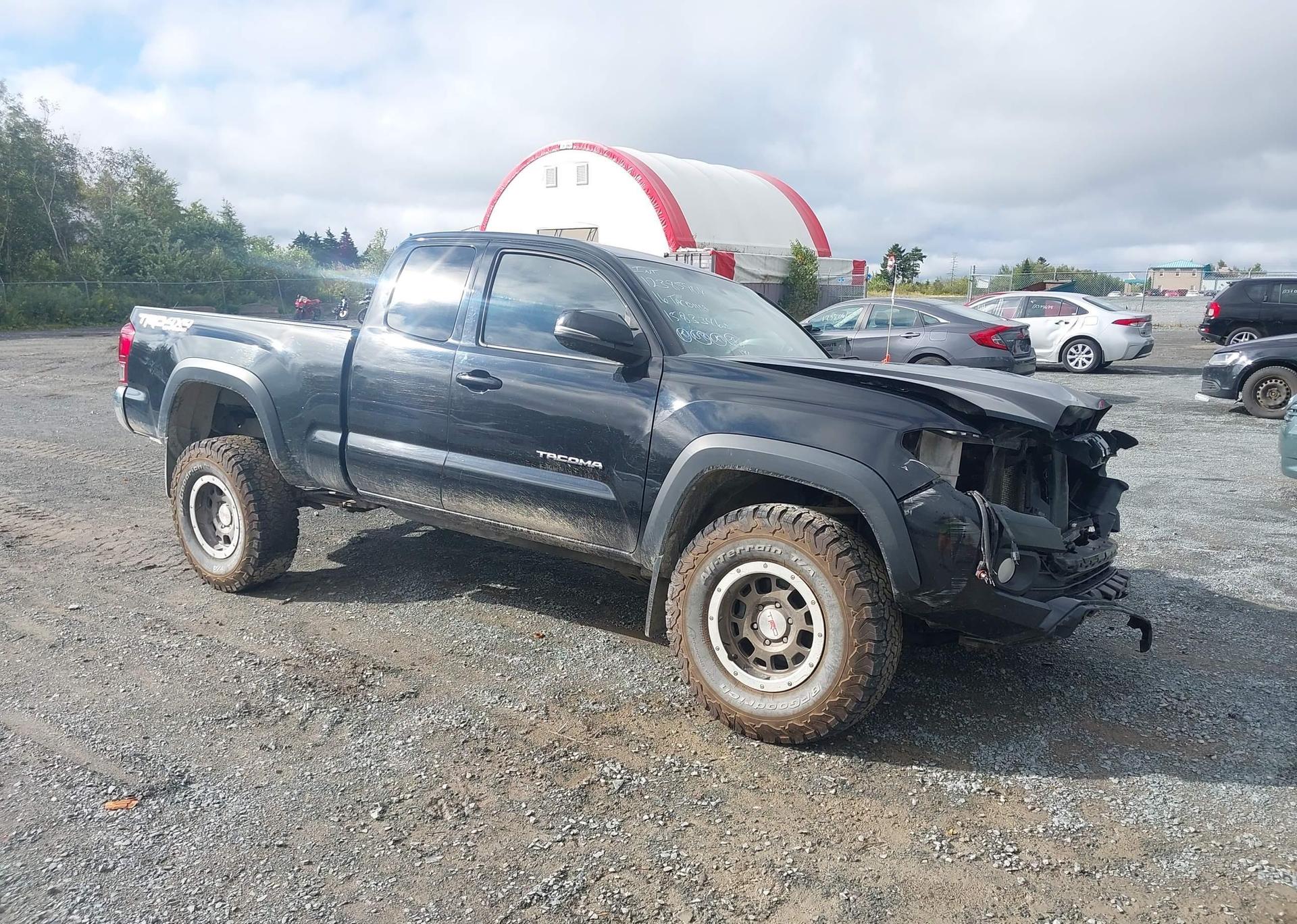 2016 TOYOTA TACOMA SR5