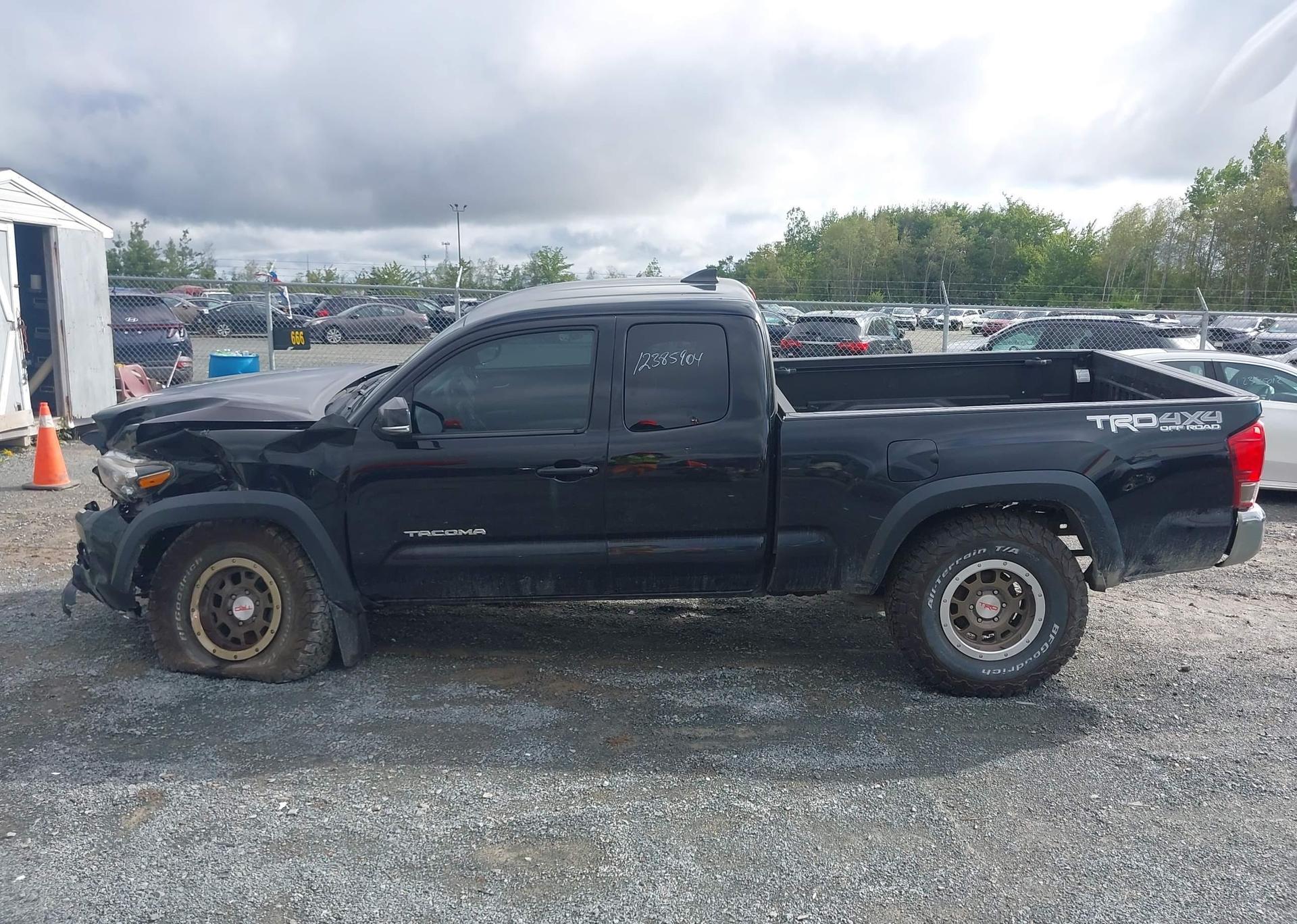 2016 TOYOTA TACOMA SR5