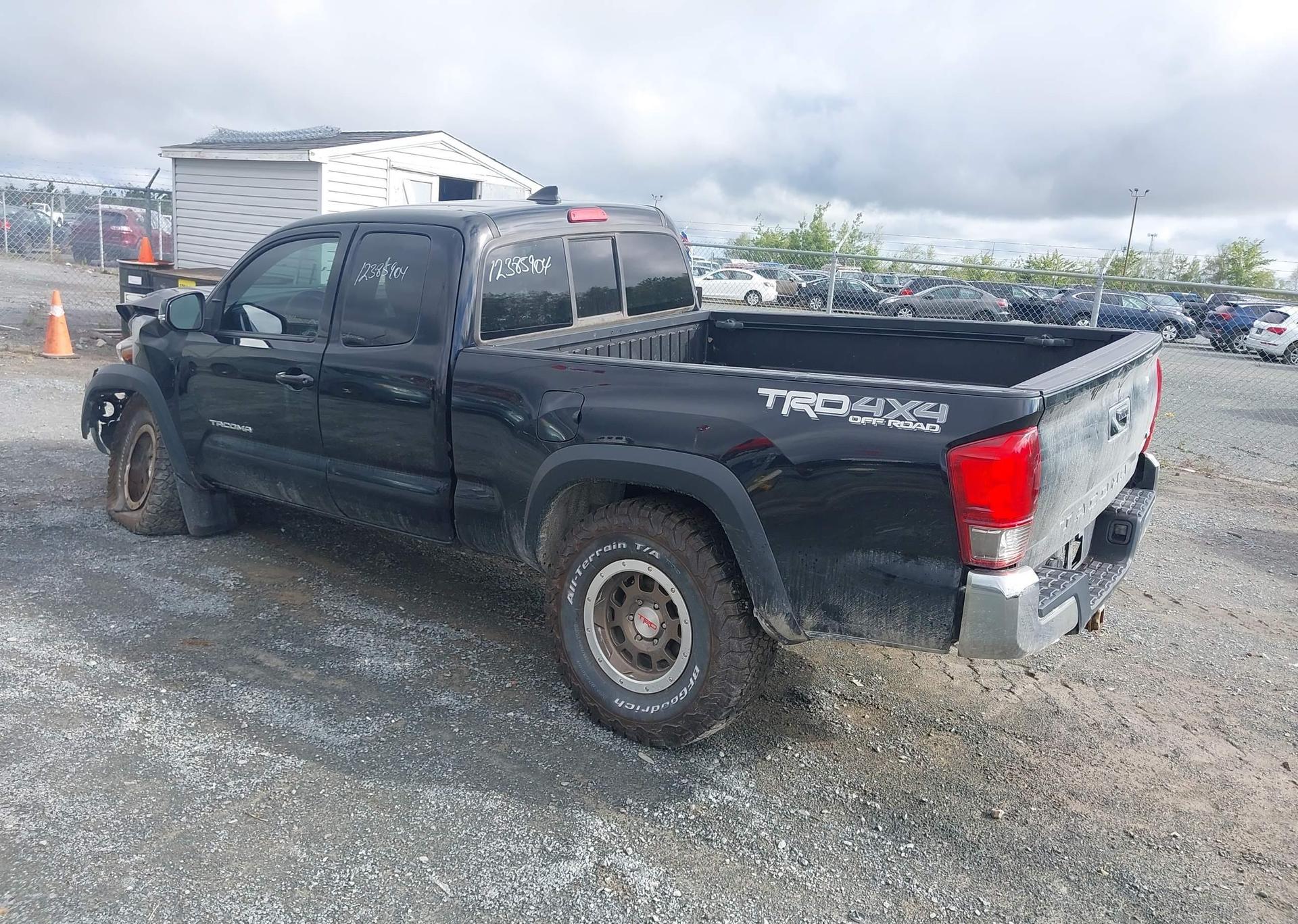 2016 TOYOTA TACOMA SR5