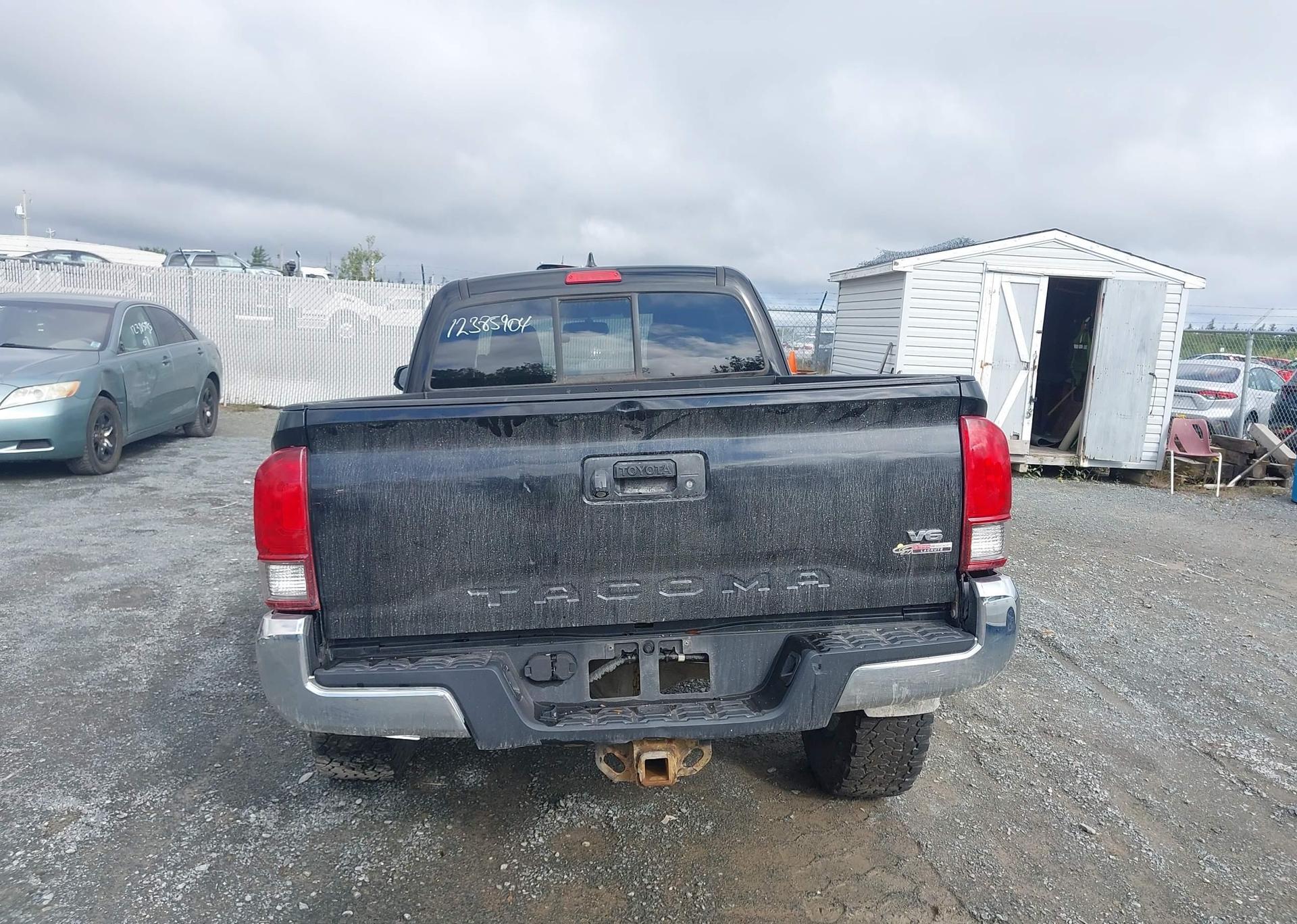2016 TOYOTA TACOMA SR5