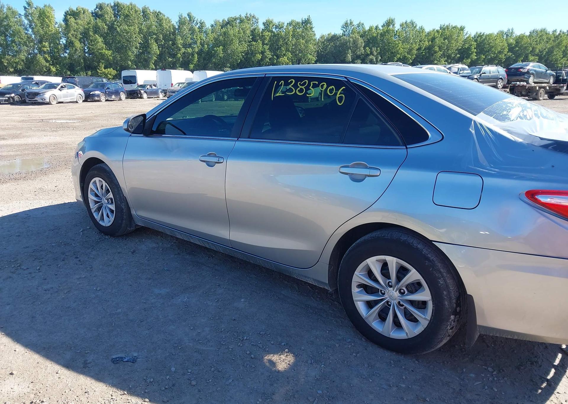 2017 TOYOTA CAMRY