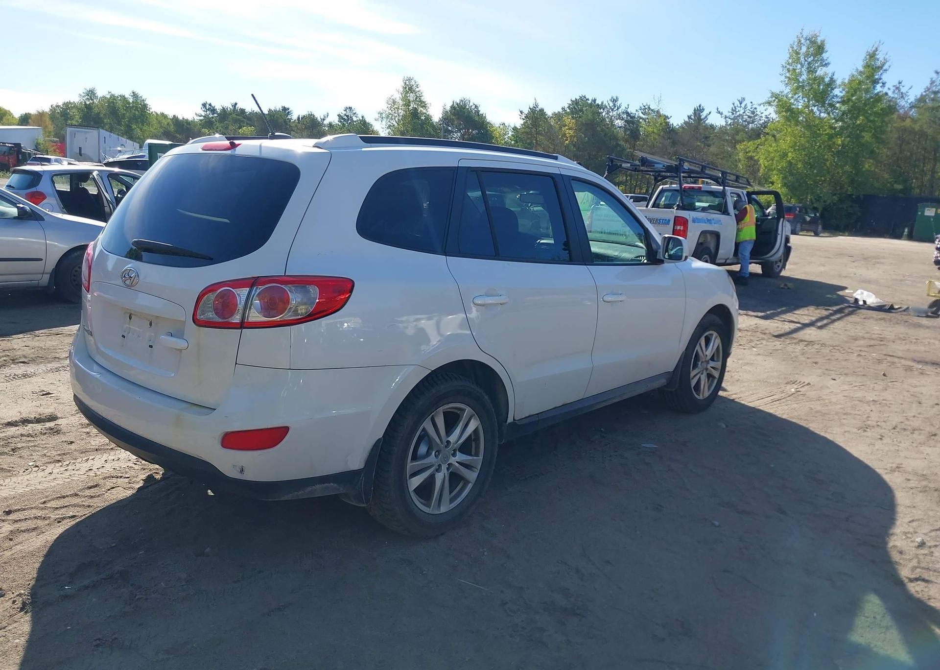 2012 HYUNDAI SANTA FE GLS
