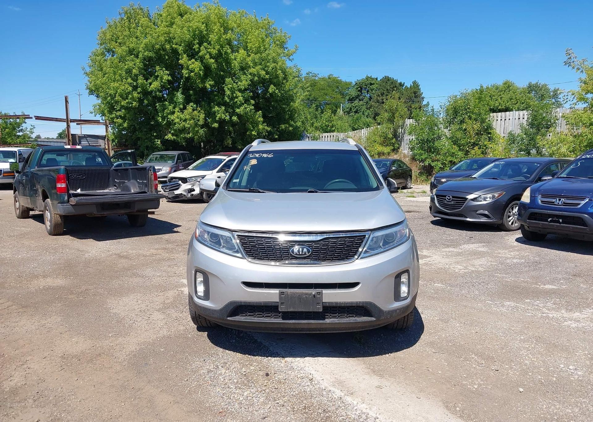 2015 KIA SORENTO LX
