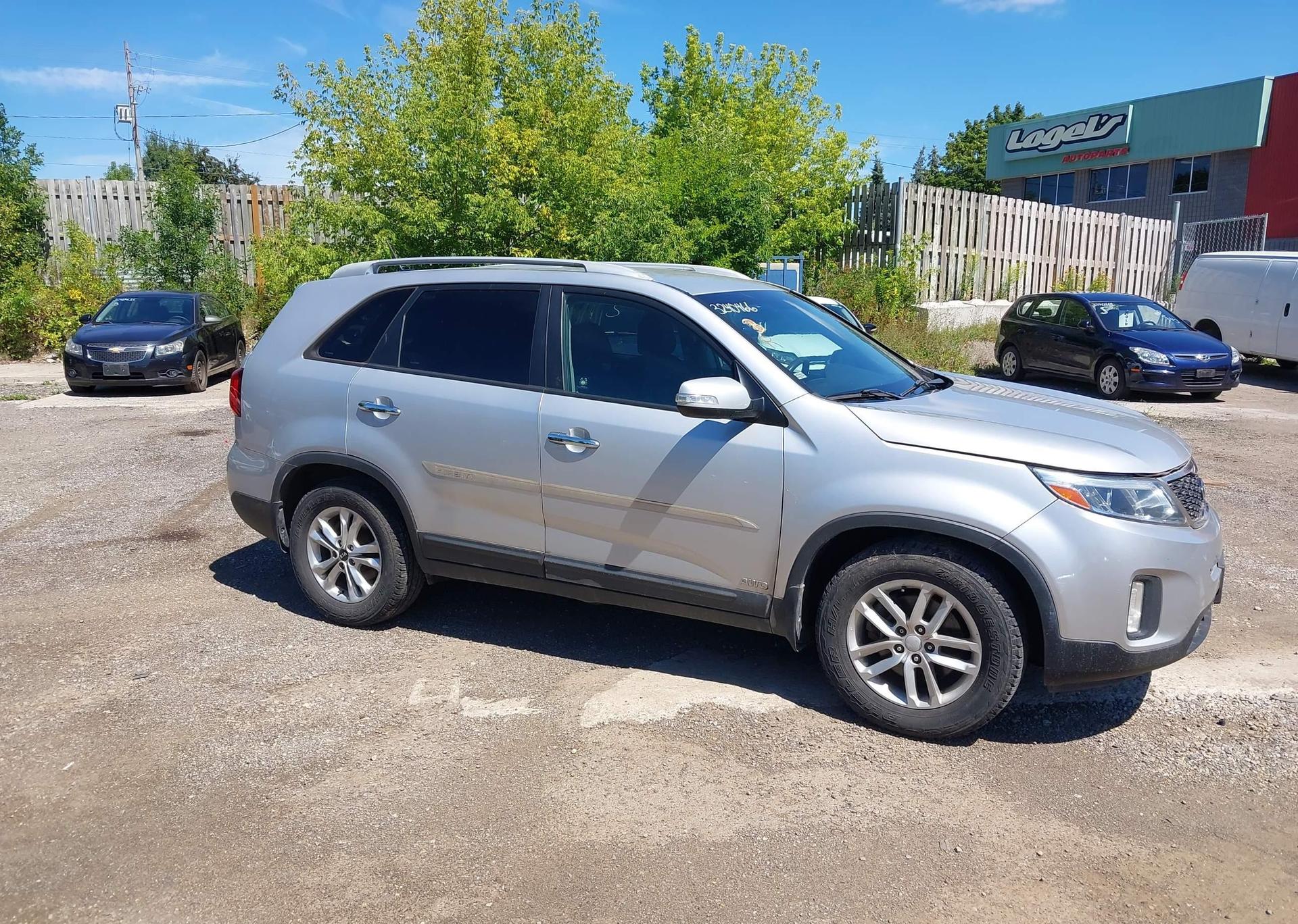 2015 KIA SORENTO LX