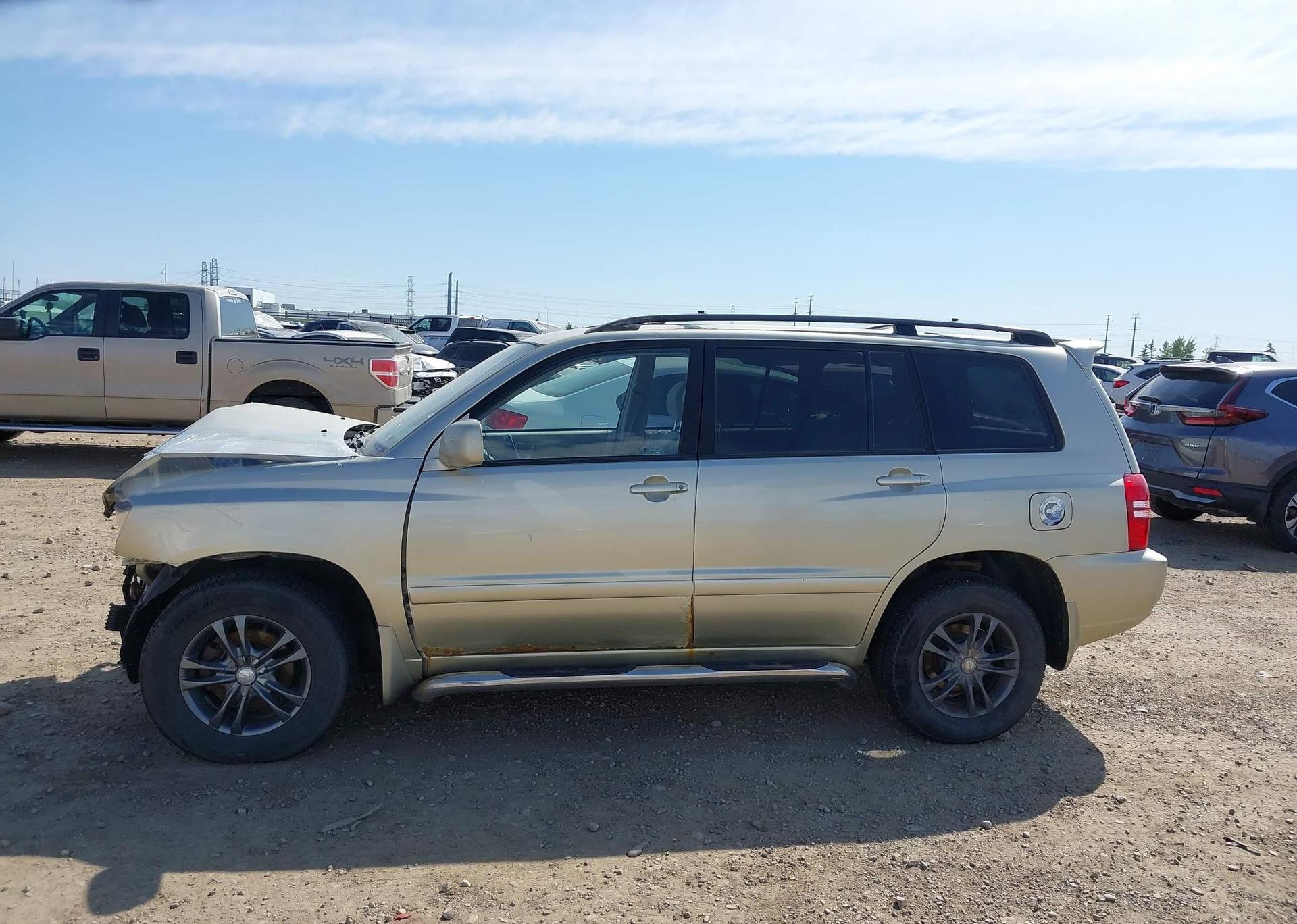 2003 TOYOTA HIGHLANDER LIMITED