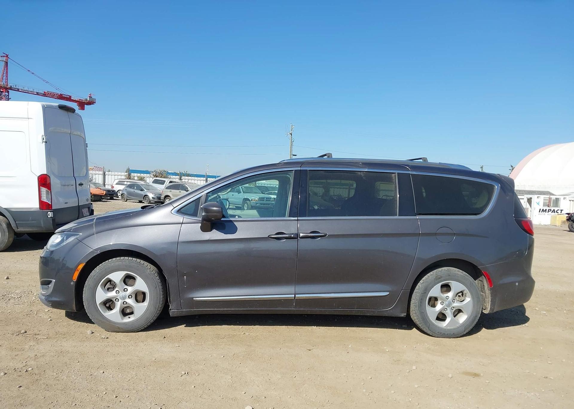 2017 CHRYSLER PACIFICA TOURING L PLUS