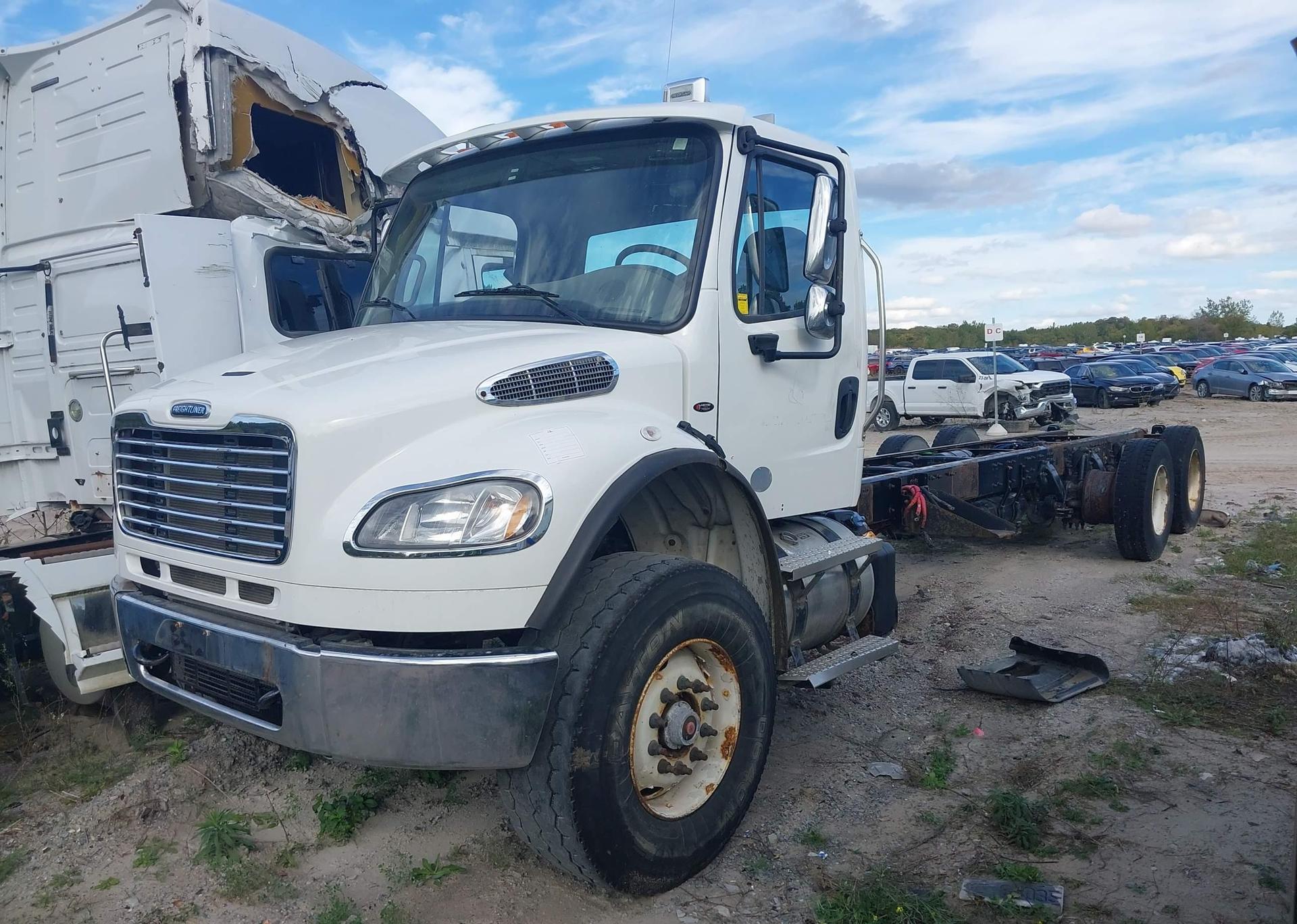 2021 FREIGHTLINER M2 106