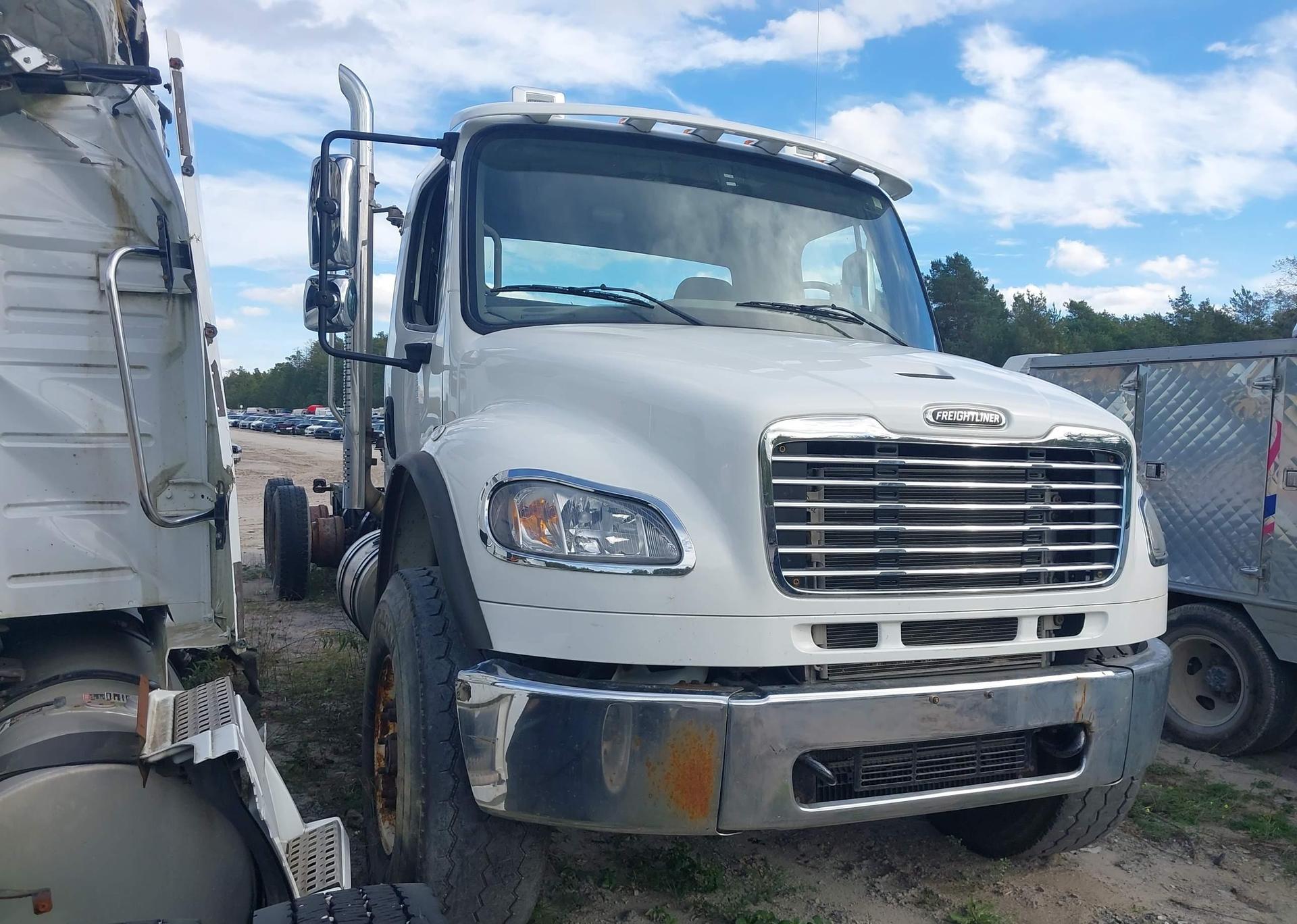 2021 FREIGHTLINER M2 106