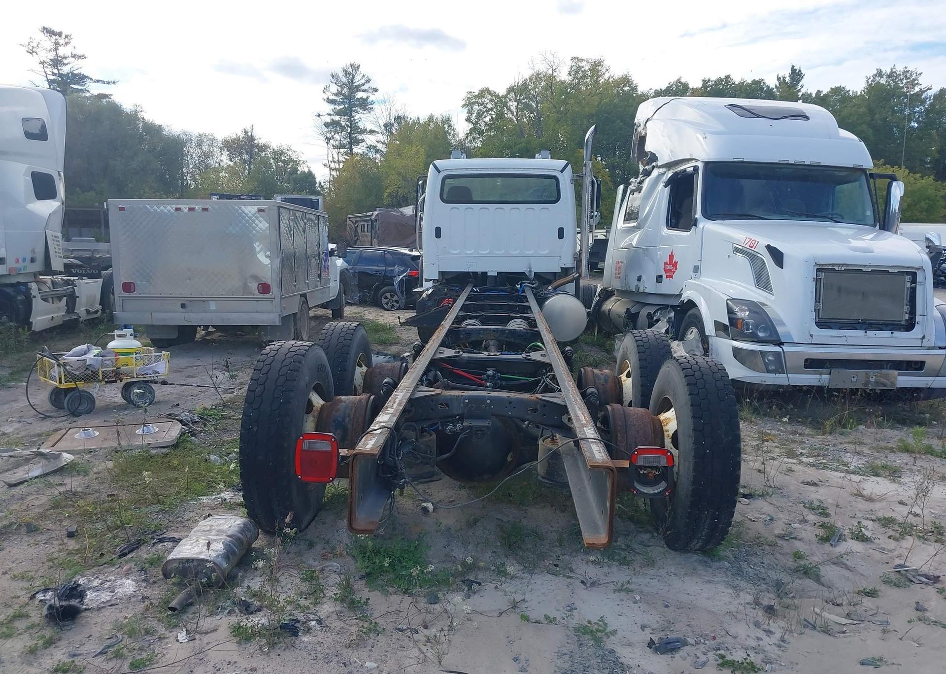 2021 FREIGHTLINER M2 106