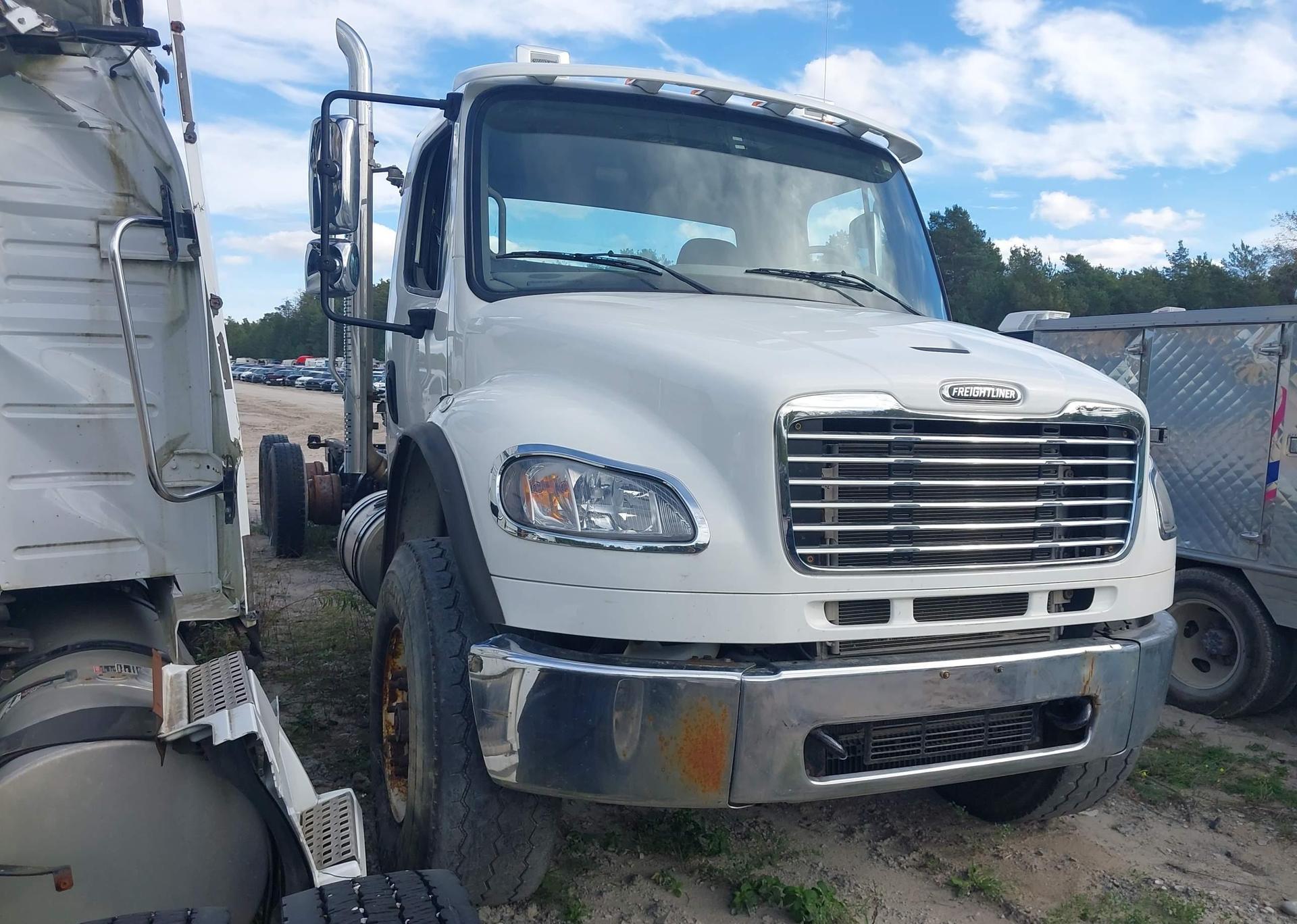 2021 FREIGHTLINER M2 106