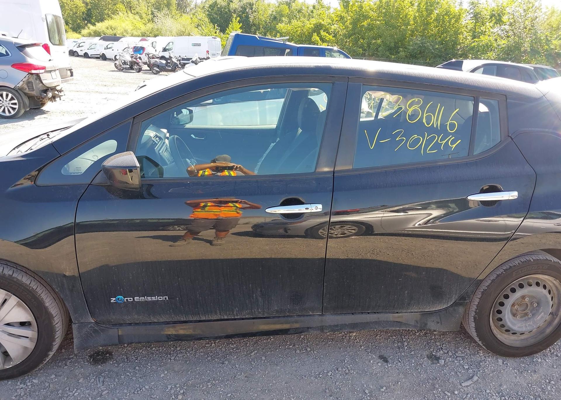 2019 NISSAN LEAF S