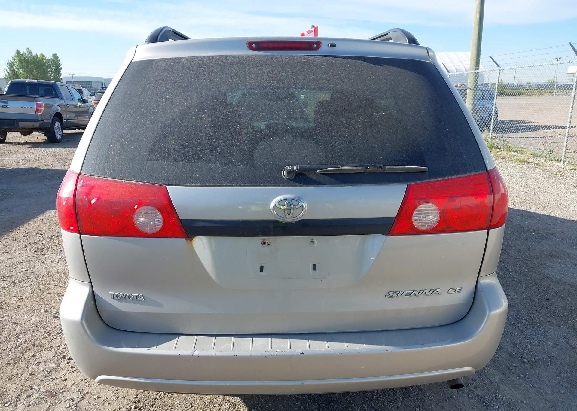 2007 TOYOTA SIENNA CE