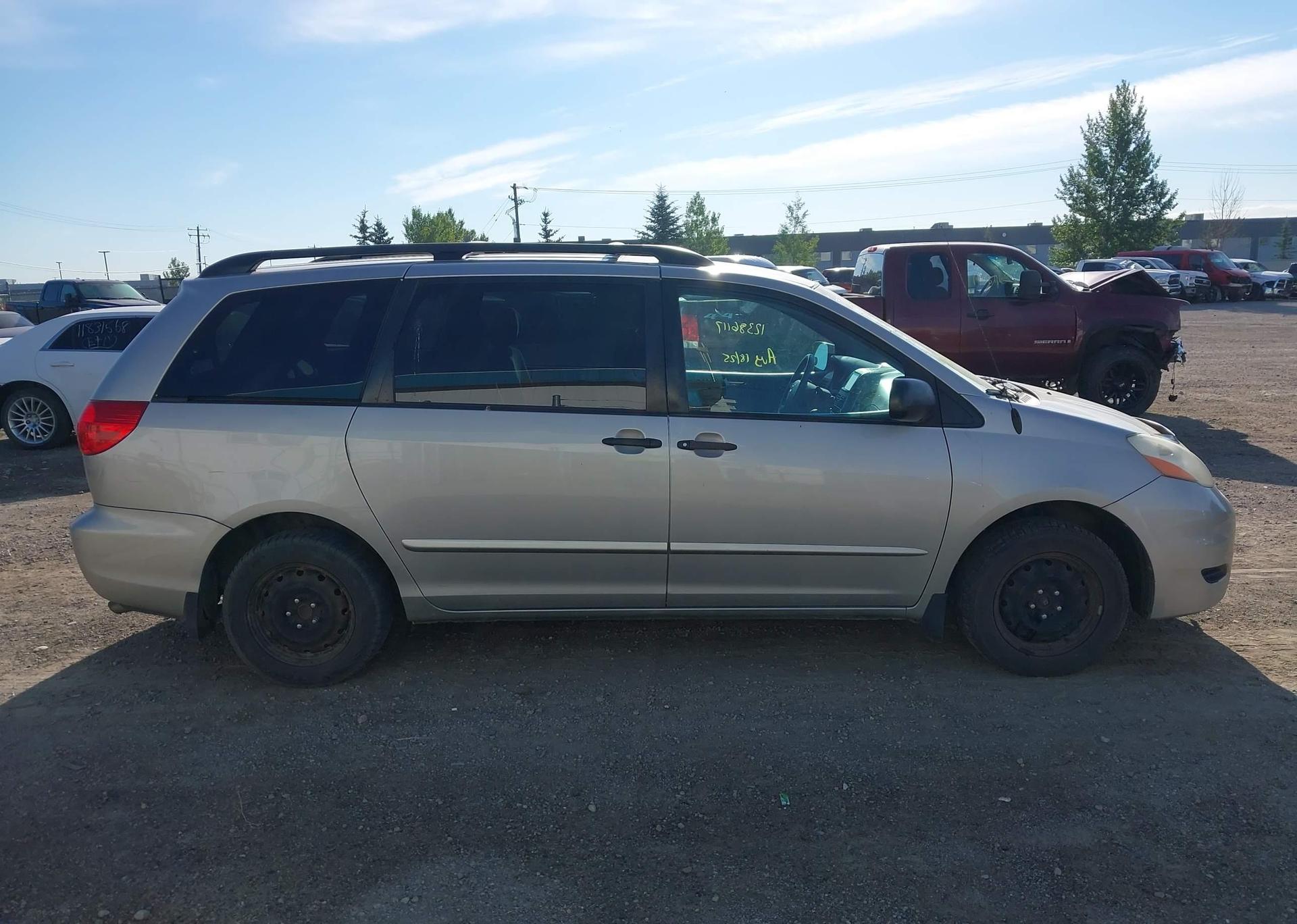 2007 TOYOTA SIENNA CE