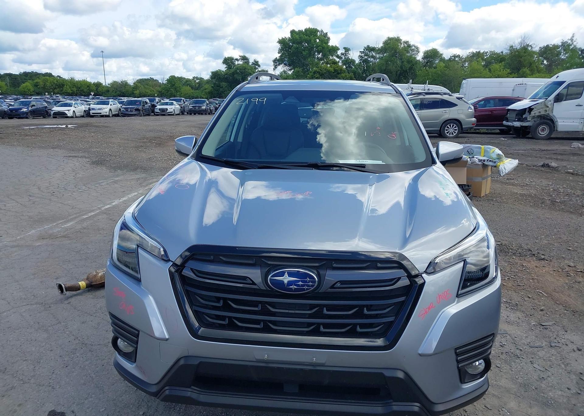 2023 SUBARU FORESTER LIMITED