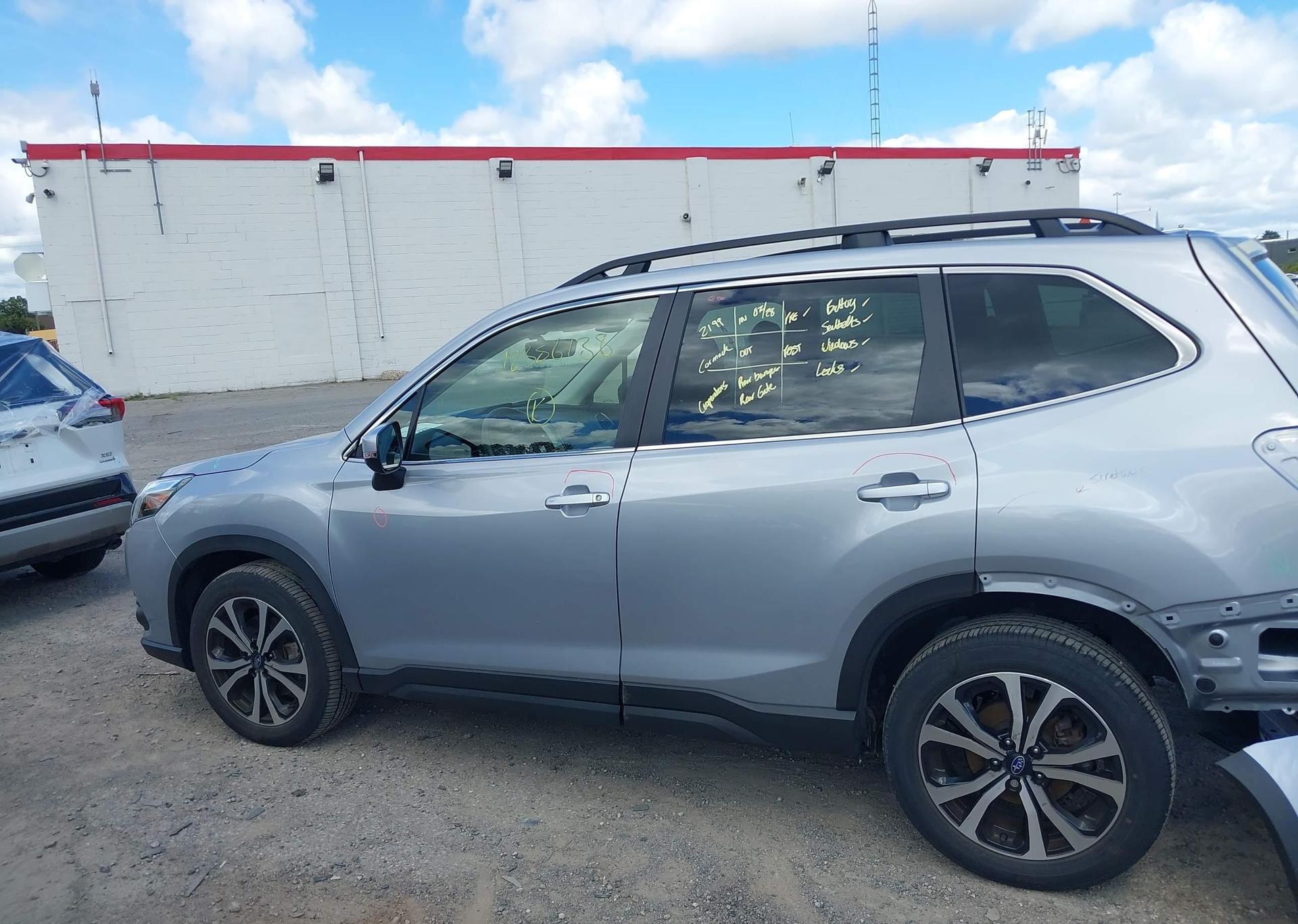 2023 SUBARU FORESTER LIMITED