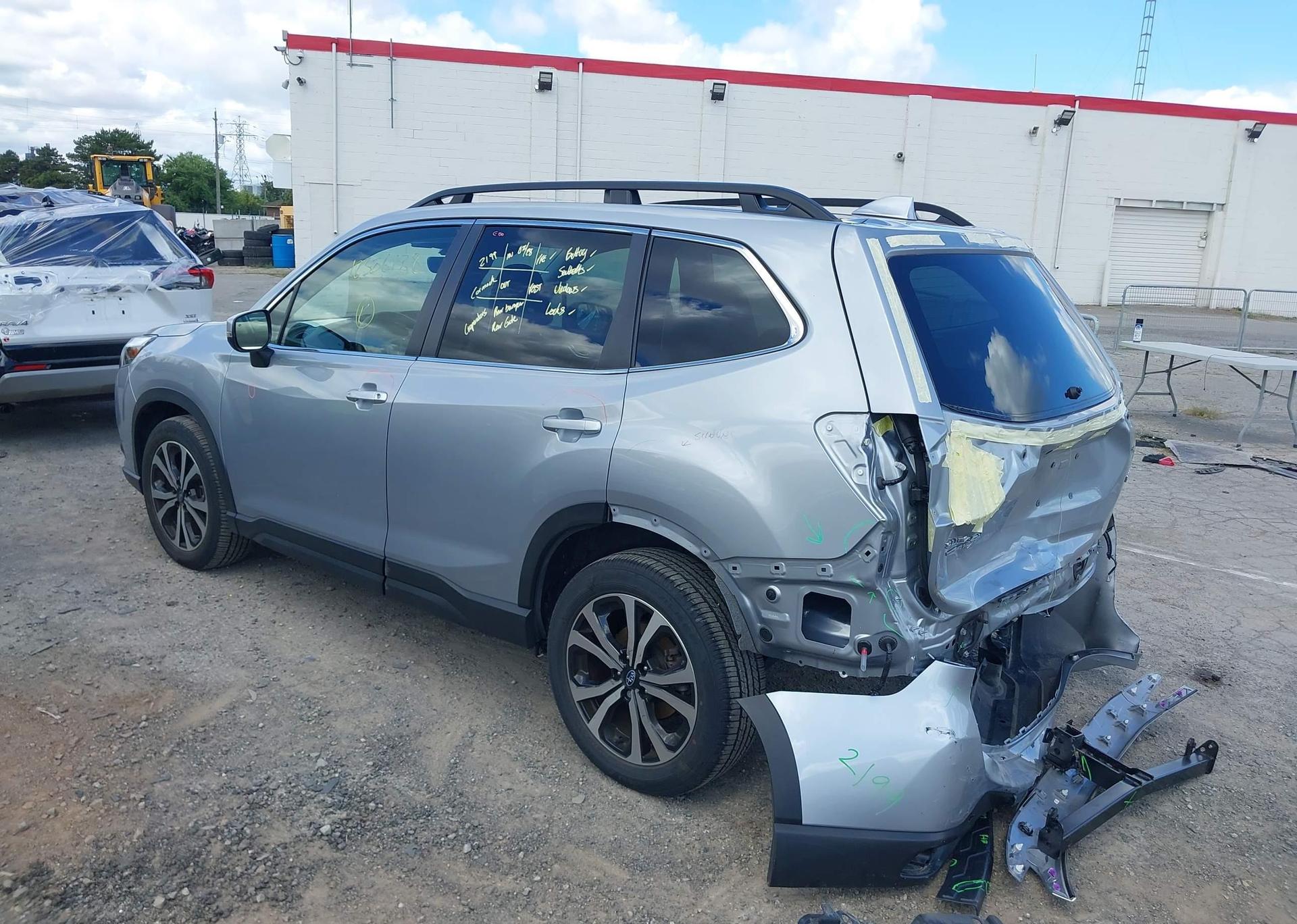 2023 SUBARU FORESTER LIMITED