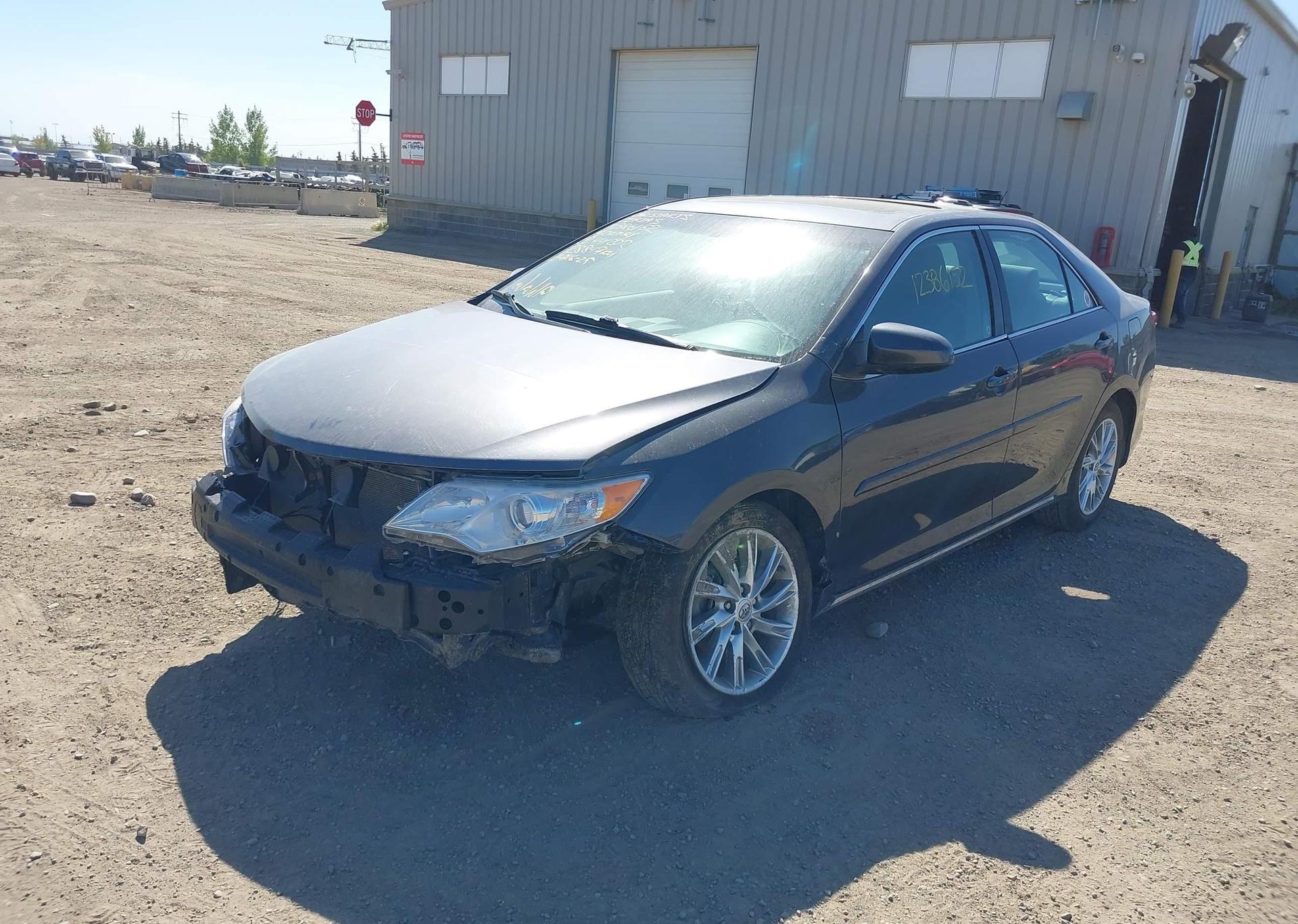 2014 TOYOTA CAMRY LE