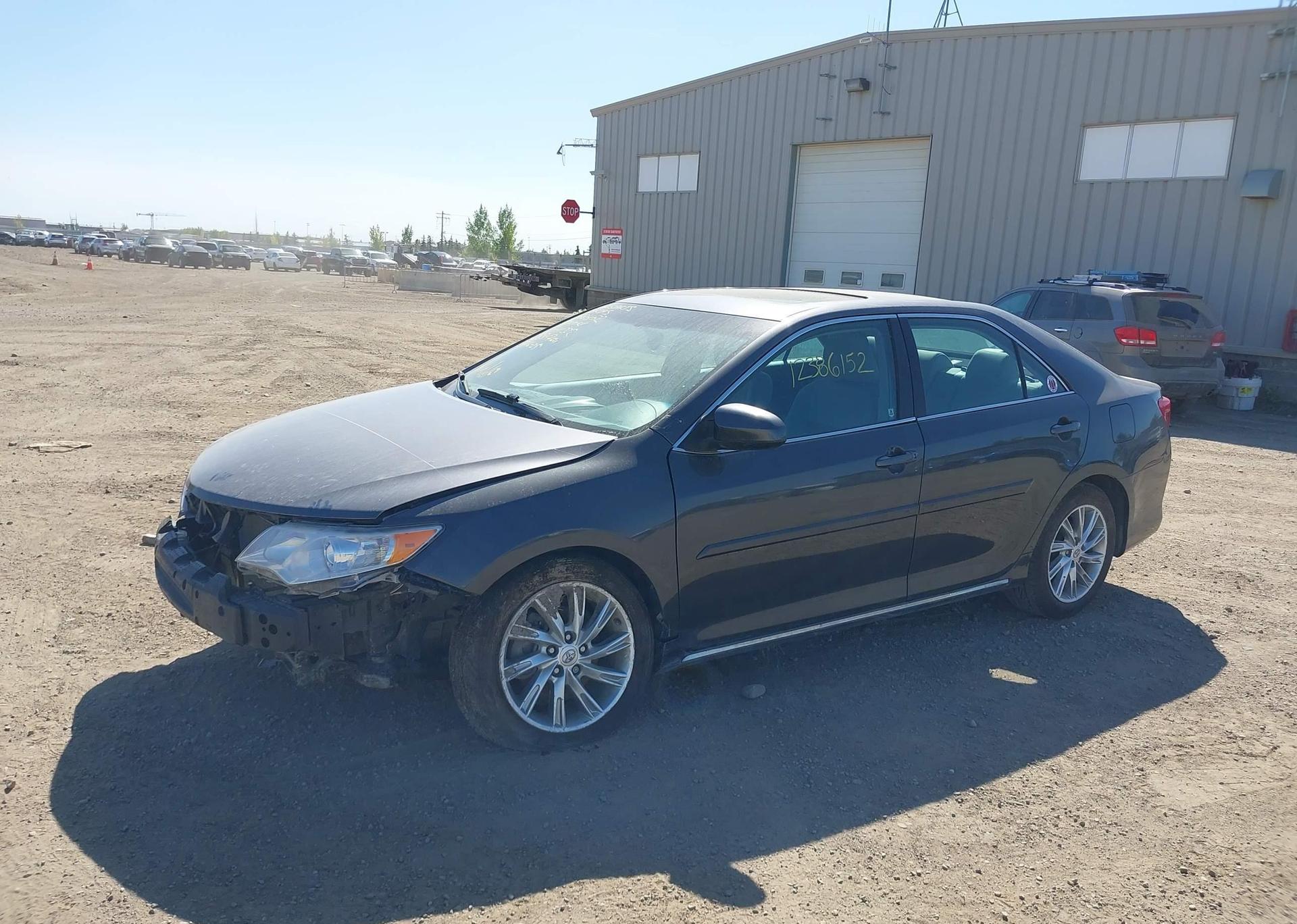 2014 TOYOTA CAMRY LE