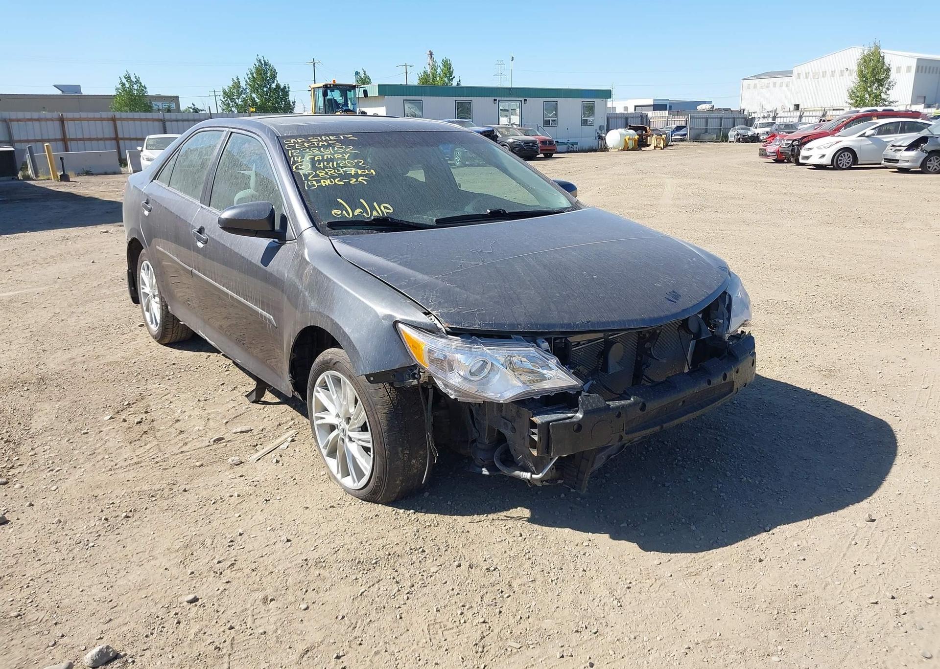 2014 TOYOTA CAMRY LE