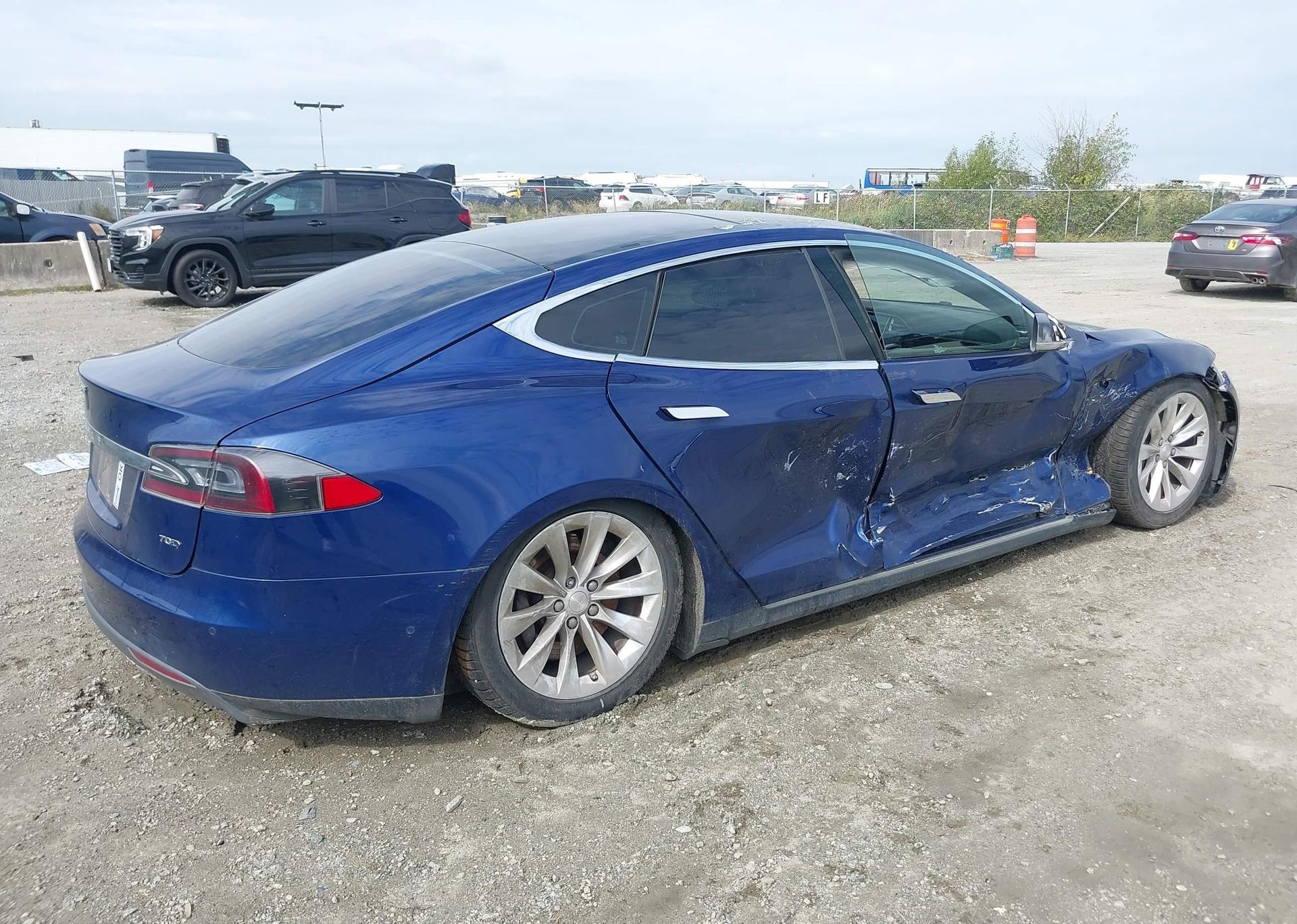 2015 TESLA MODEL S 70D