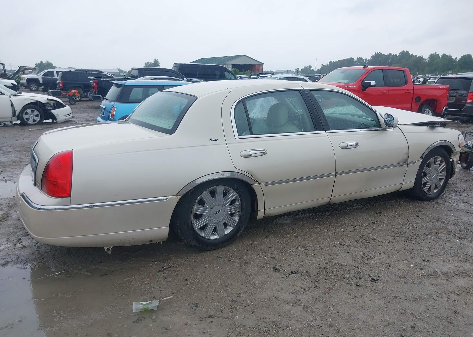 2003 LINCOLN TOWN CAR CARTIER