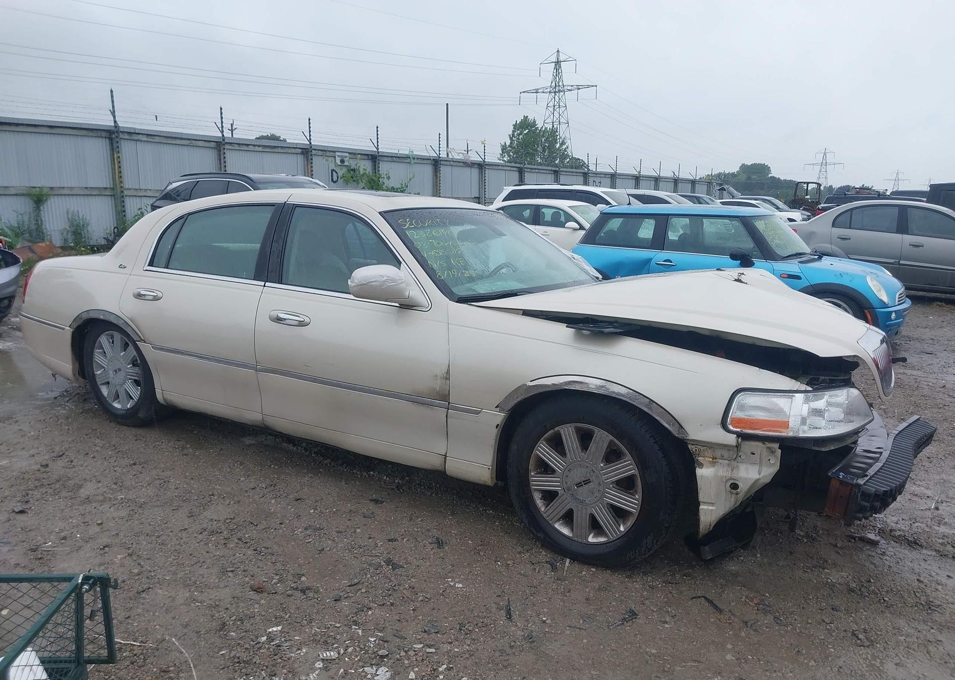 2003 LINCOLN TOWN CAR CARTIER