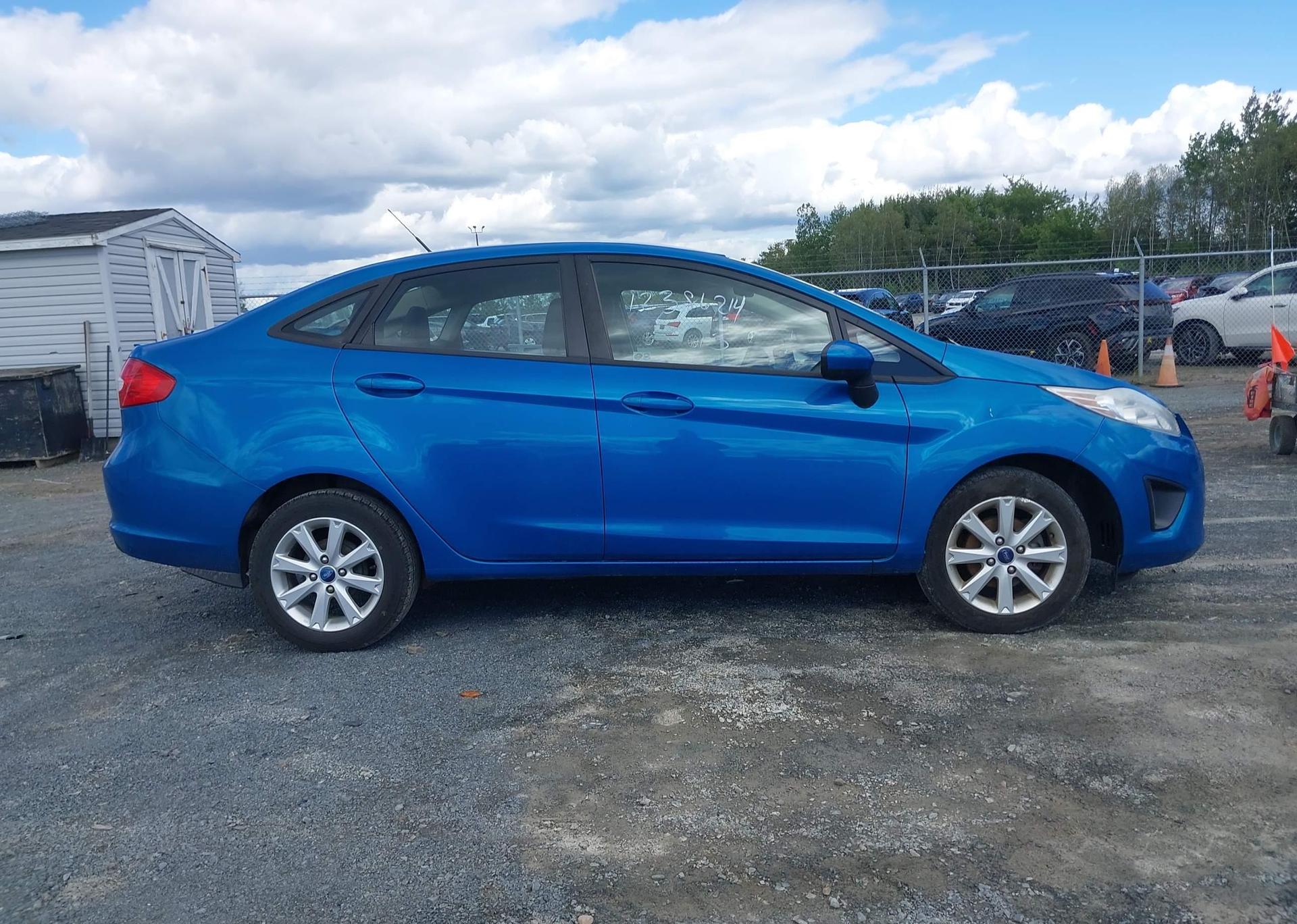 2013 FORD FIESTA SE
