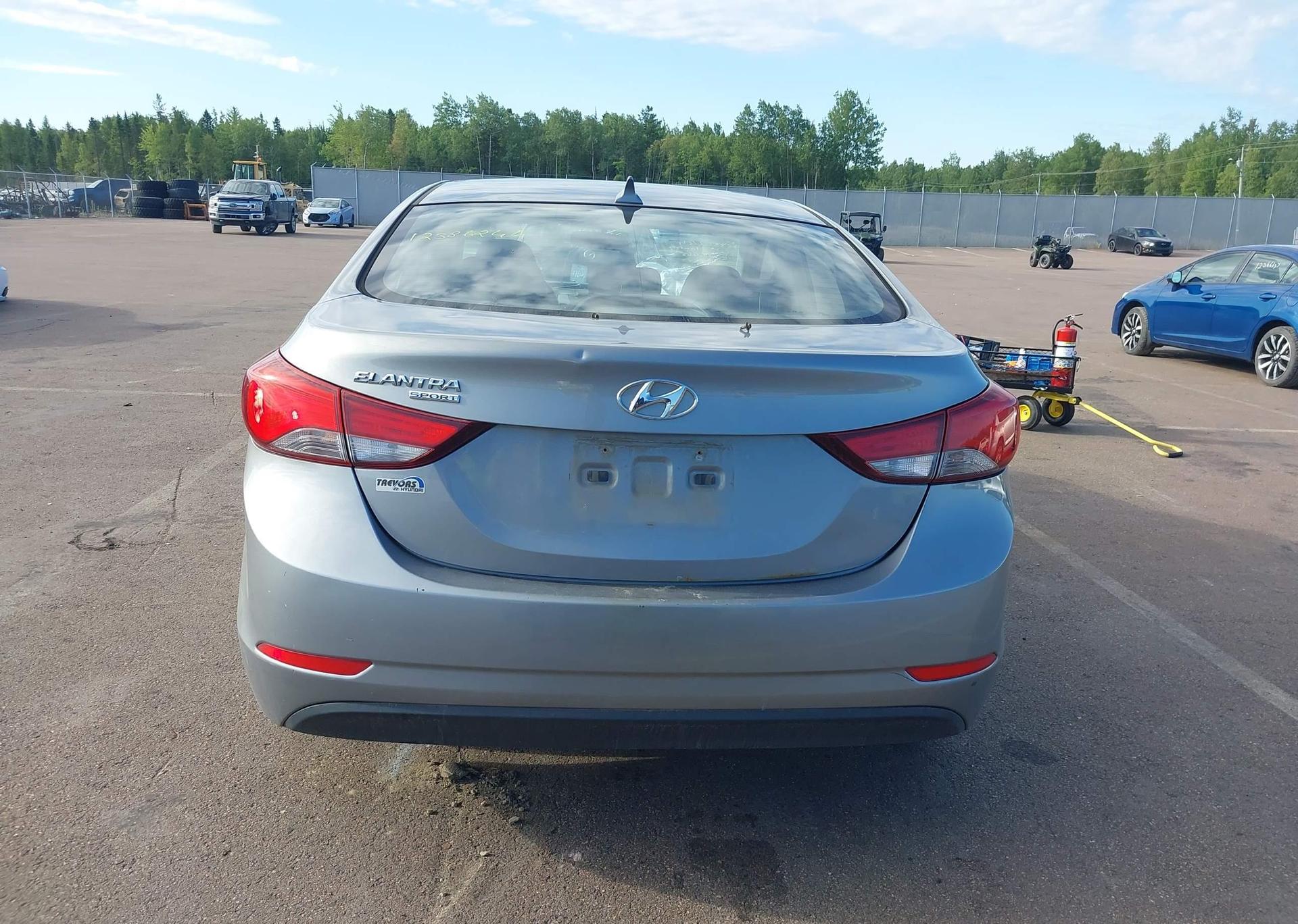 2015 HYUNDAI ELANTRA SE