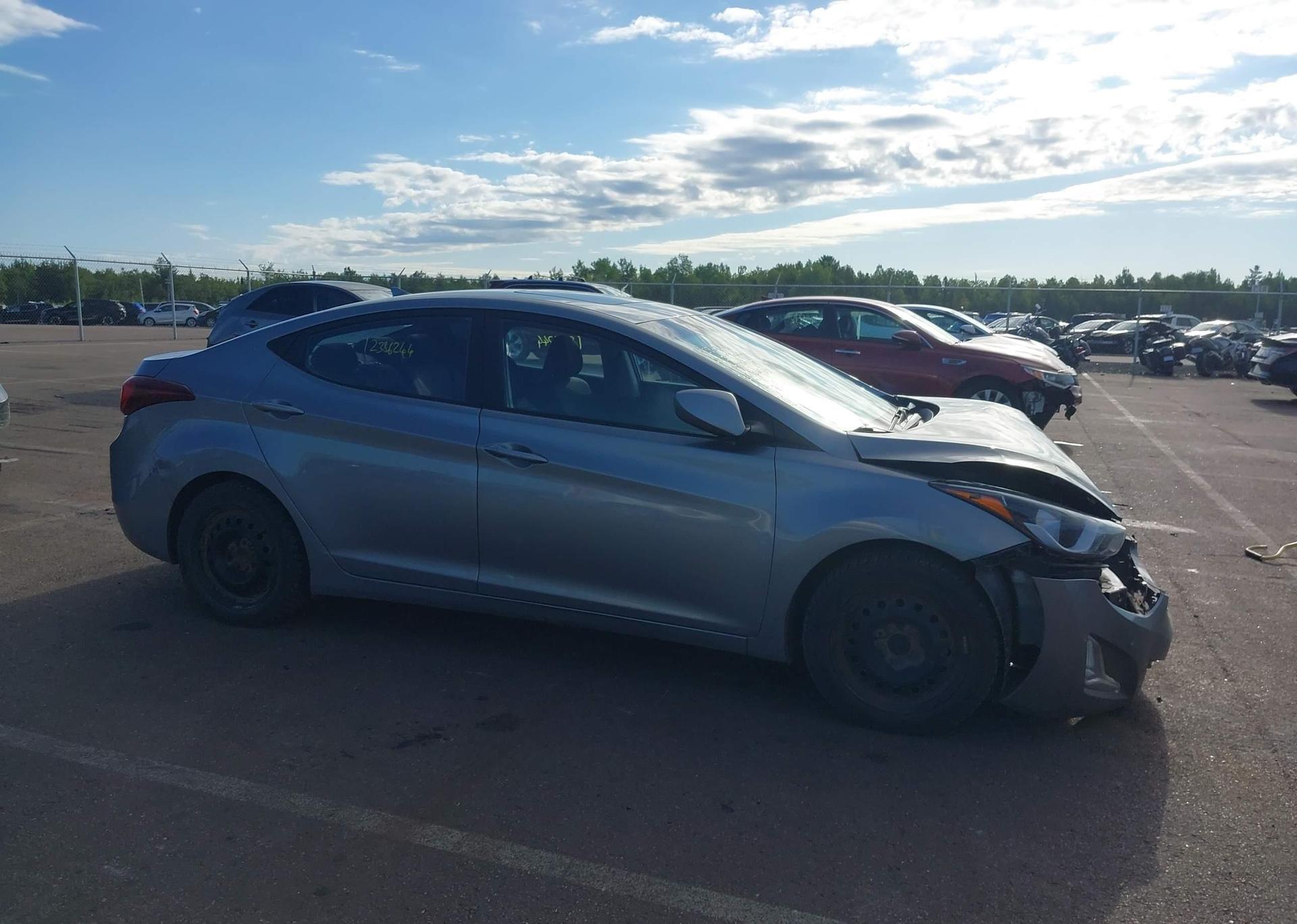 2015 HYUNDAI ELANTRA SE