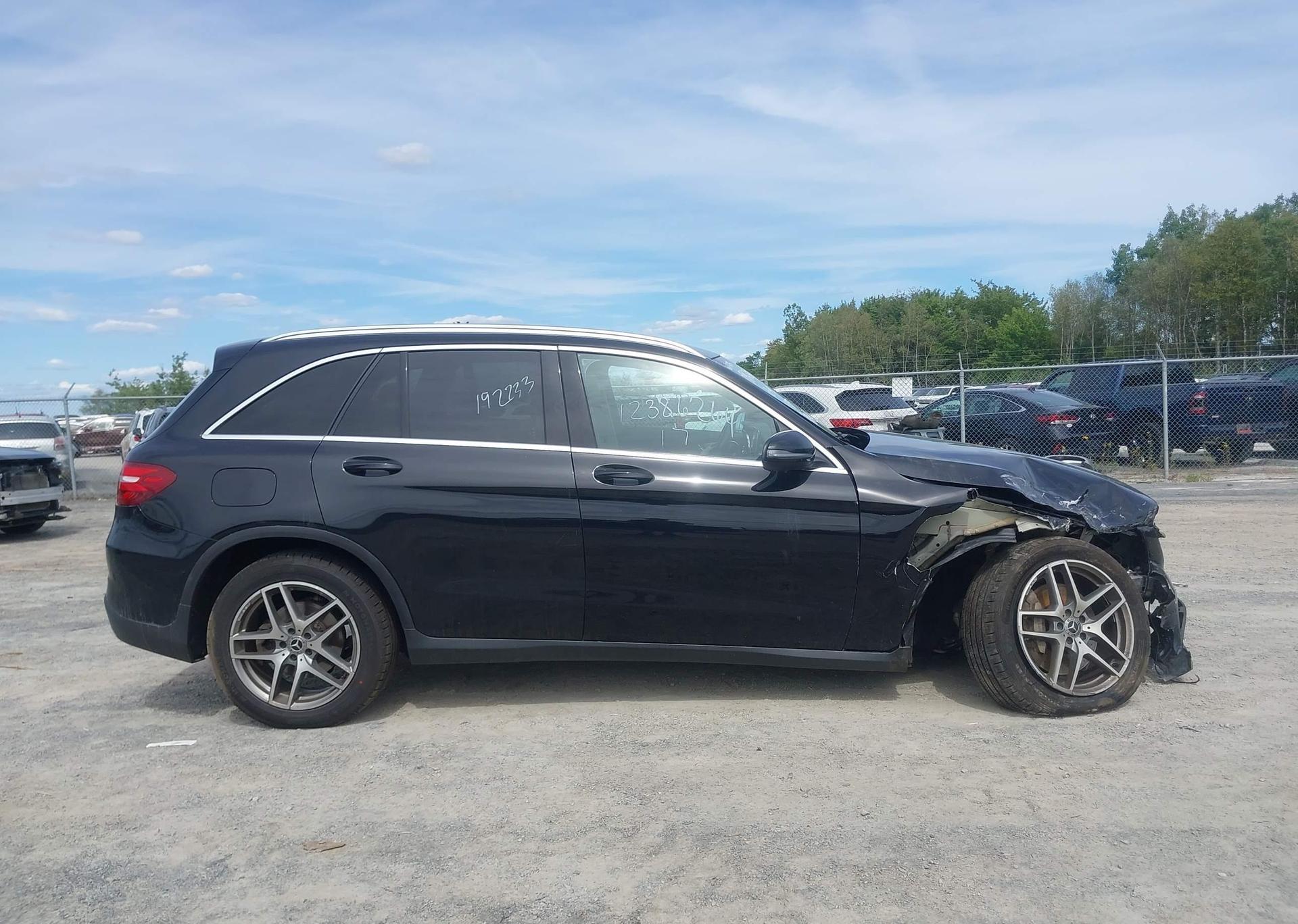 2017 MERCEDES-BENZ GLC 300 4MATIC
